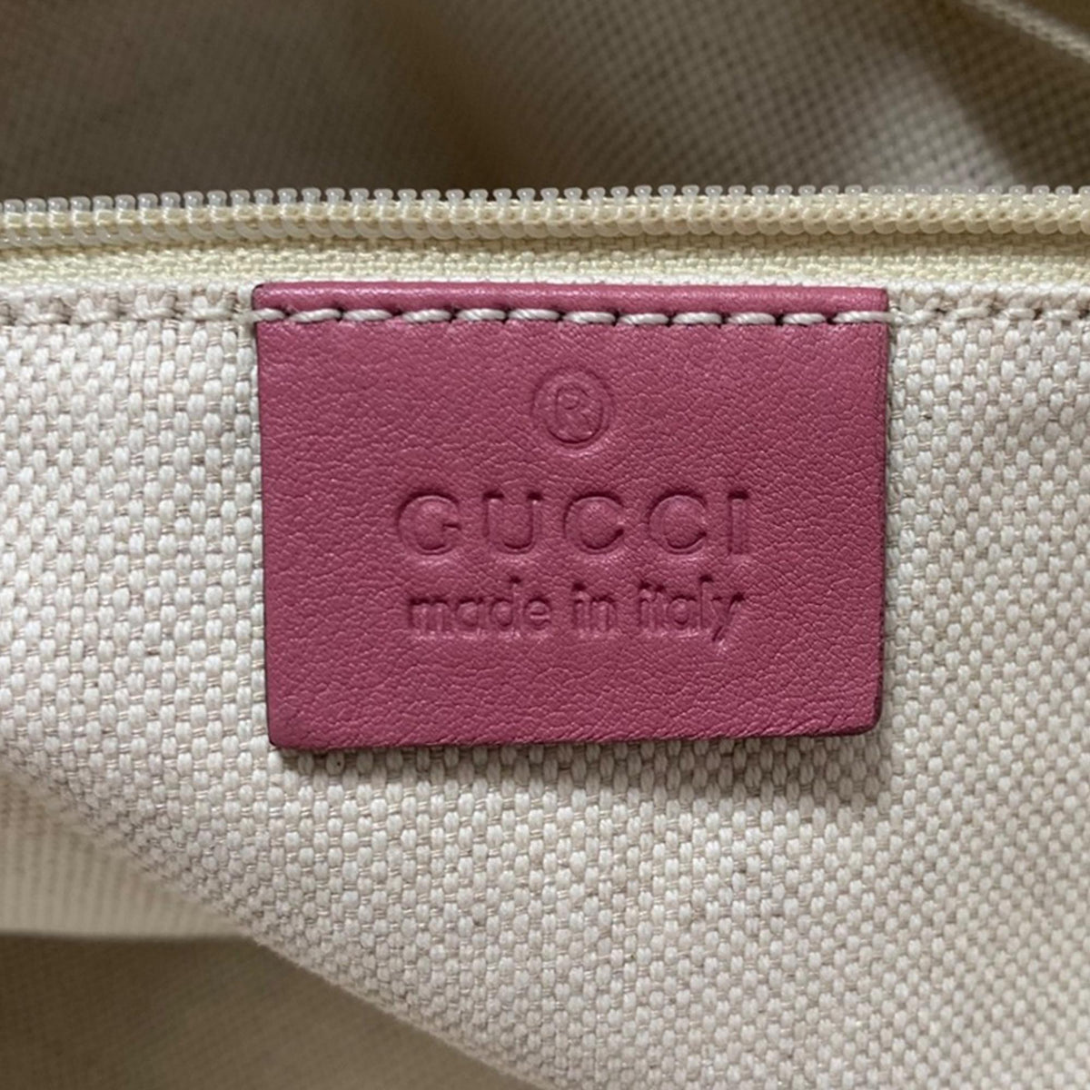 Gucci Medium Microguccissima Sukey Tote (SHG-dhwC7Q)