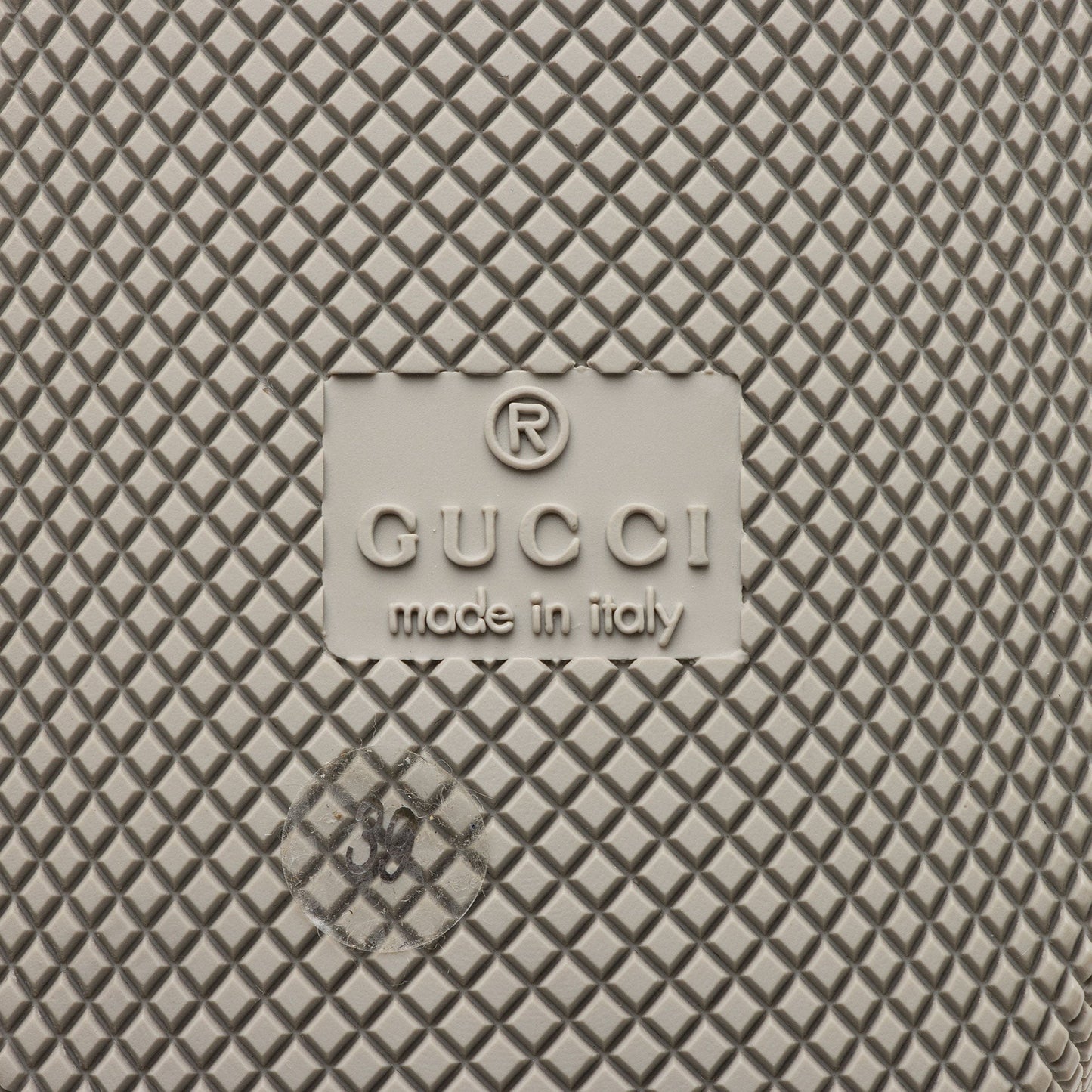 Gucci Metallic Leather Basket Sneakers - Size 9 / 39 (SHF-I0e3sE)