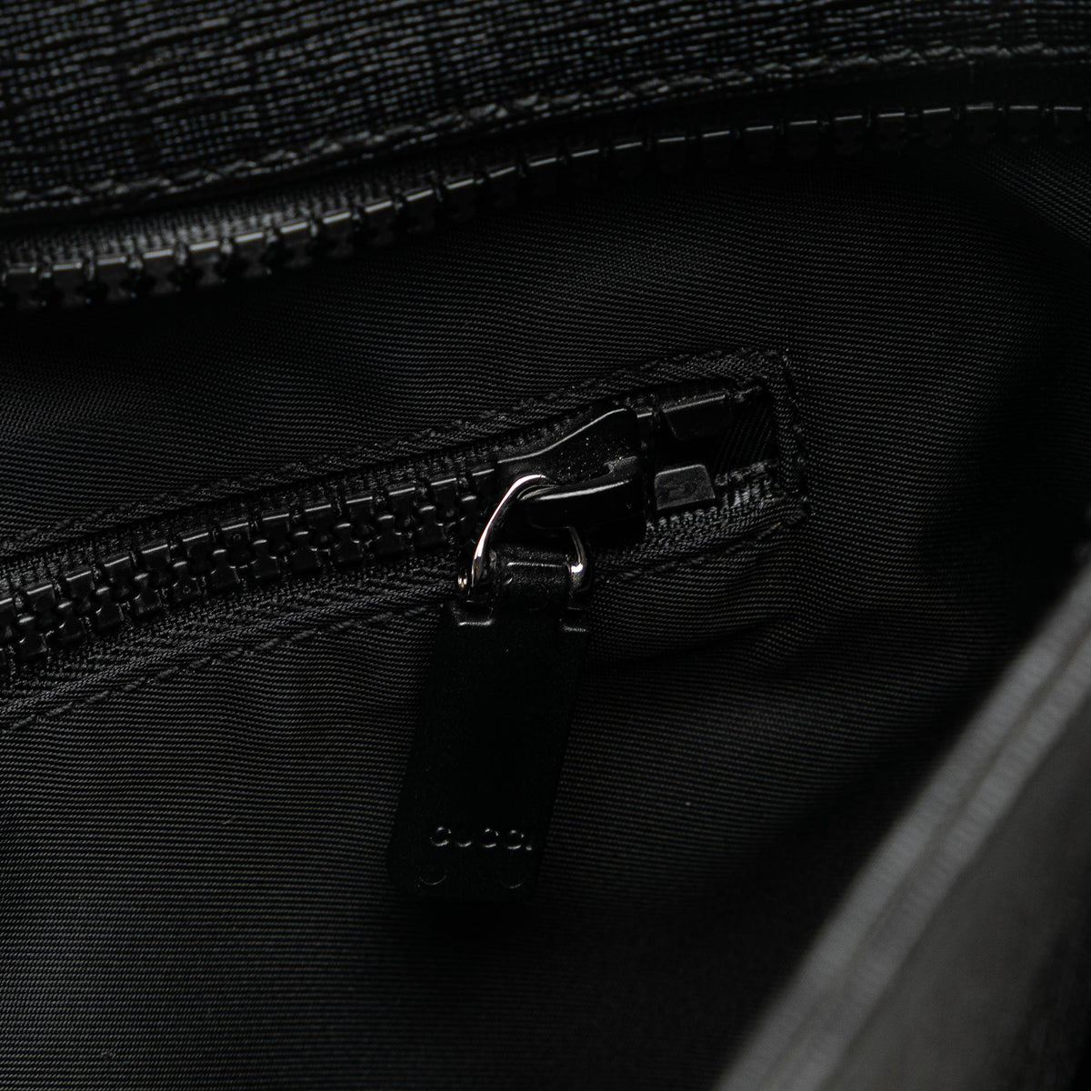 Gucci Trademark Logo Crossbody (SHG-f14qOg)