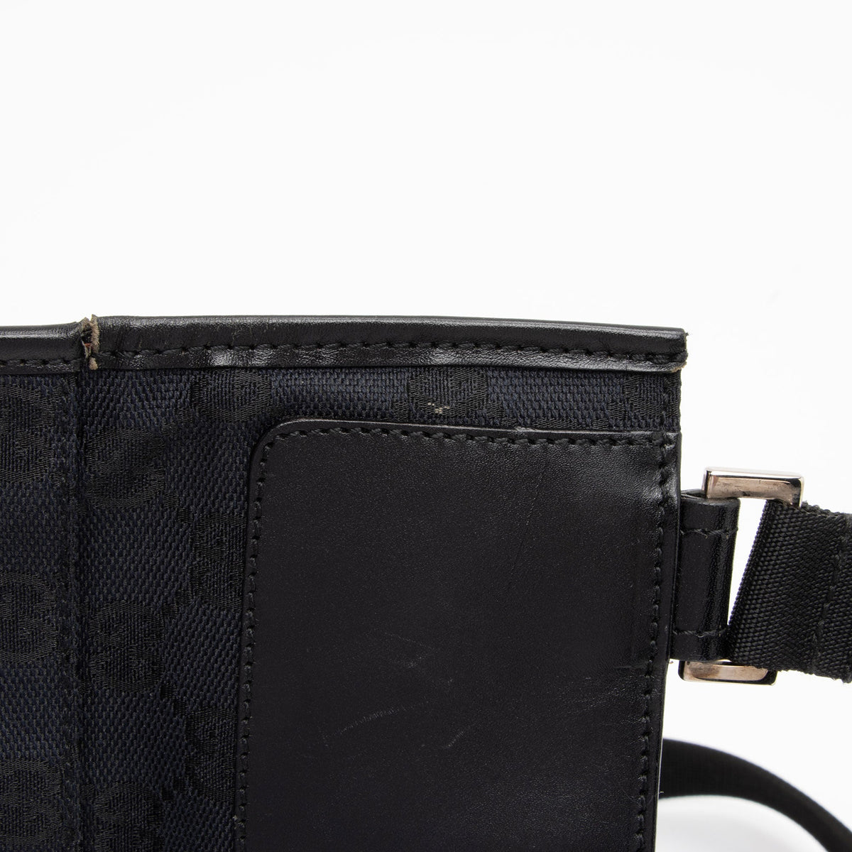 Gucci Vintage GG Canvas Messenger (SHF-jzVt7I)