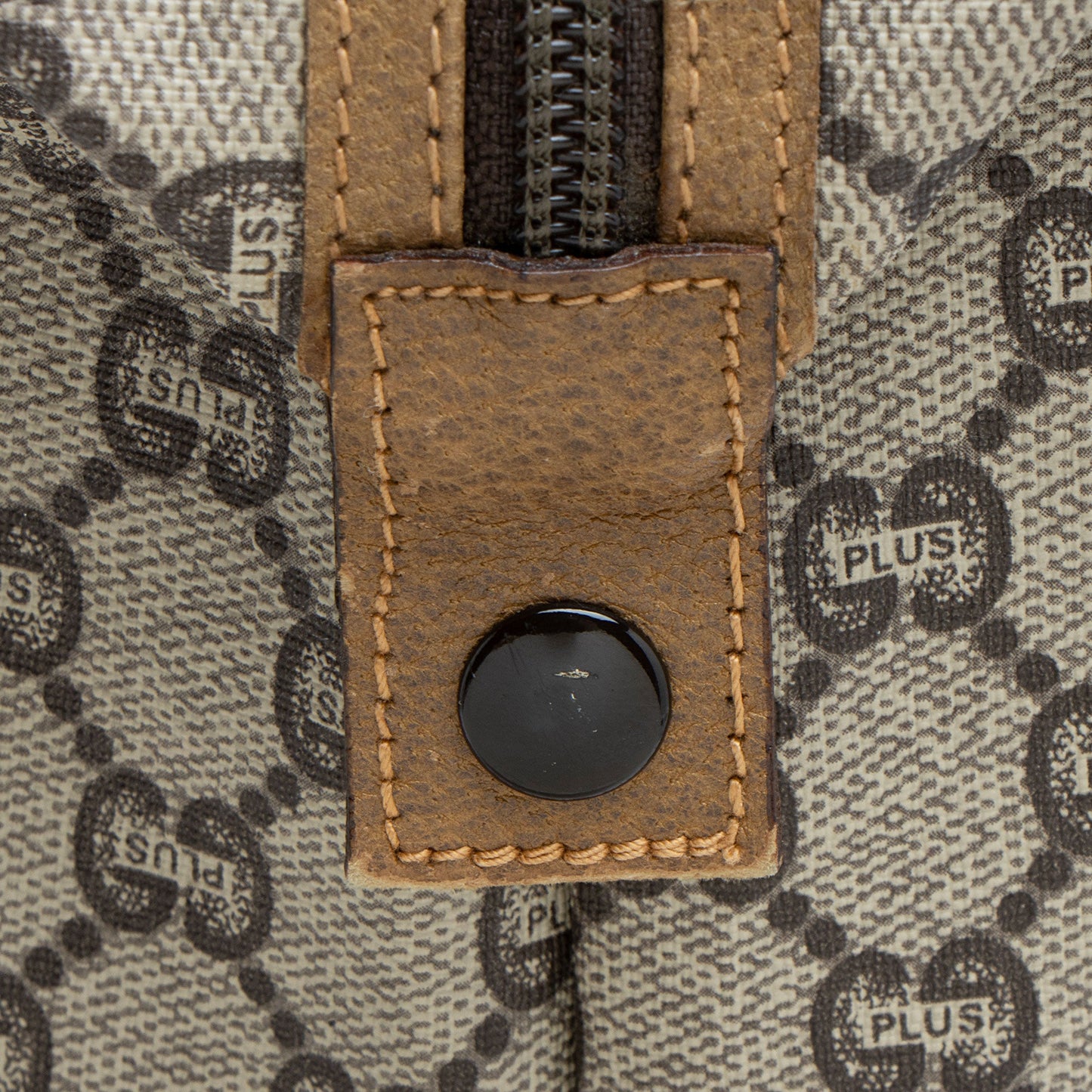 Gucci Vintage GG Plus Web Travel Tote (SHF-eJxKkp)