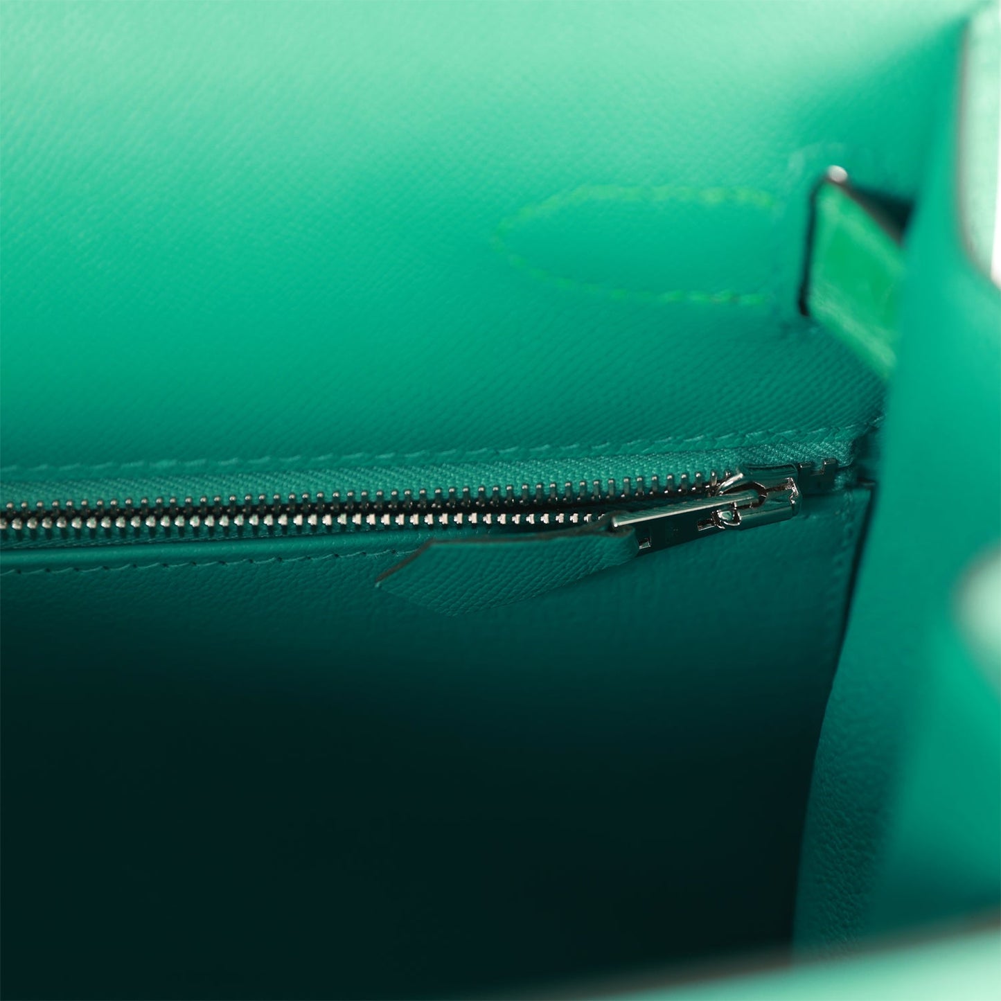 Hermes Kelly 28 Sellier Vert Verone Madame and Shiny Niloticus Crocodile Touch Palladium Hardware