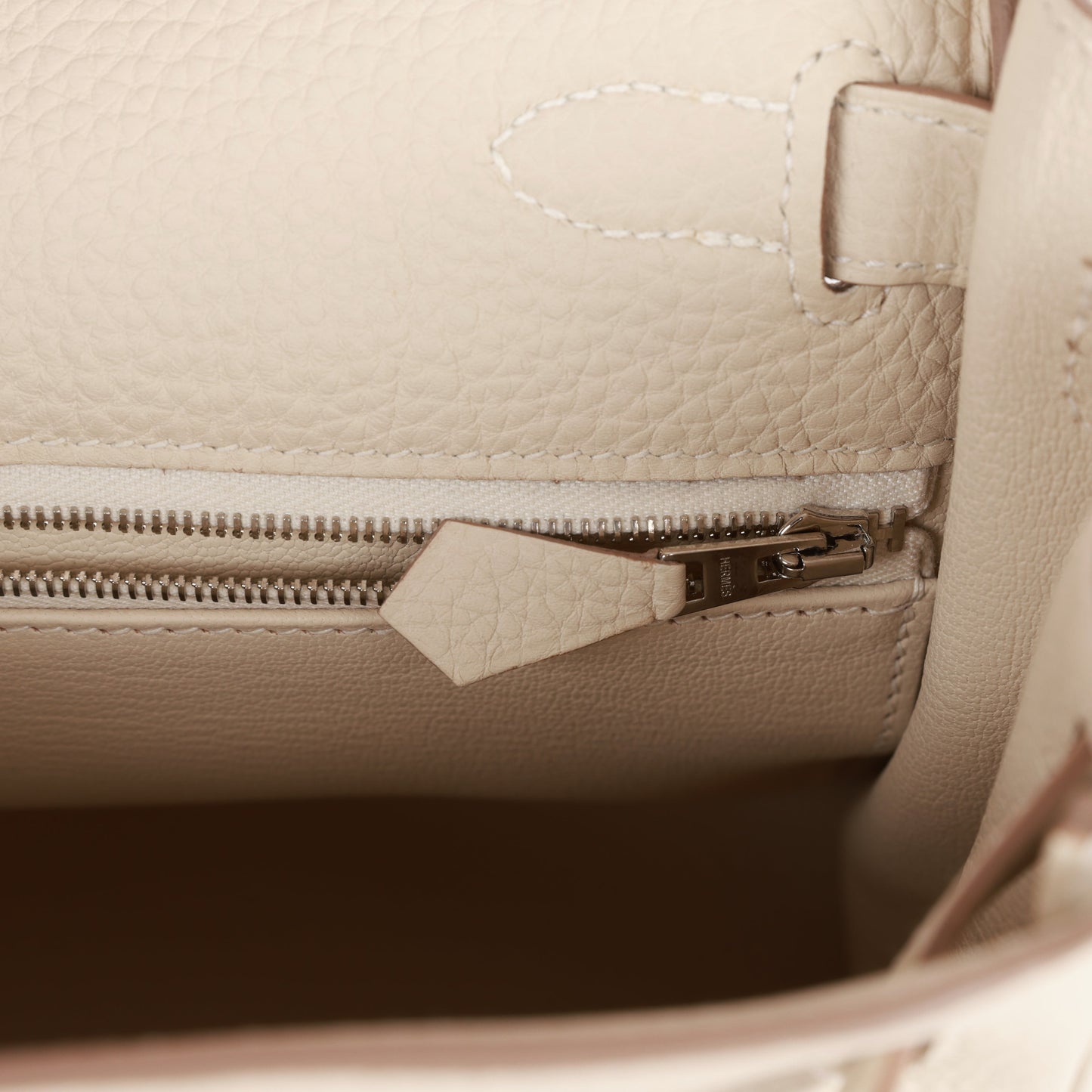 Hermes Kelly 28 Retourne Craie Au Gallop Togo Palladium Hardware