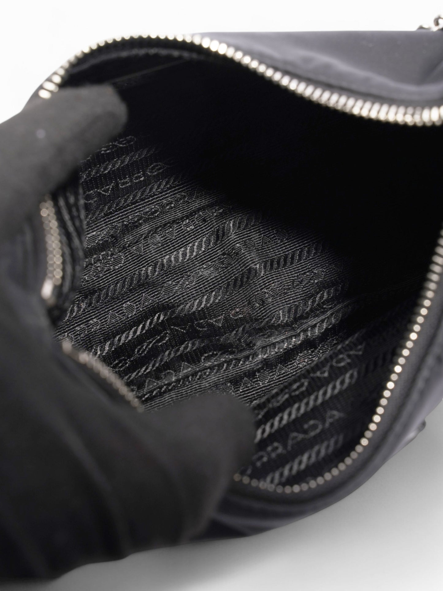 Prada Re-Edition 2005 Black Nylon