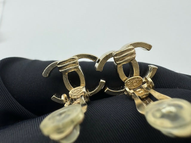 Chanel A11P Imitation Pearl Purple Blue Grape String CLIP-on Earrings