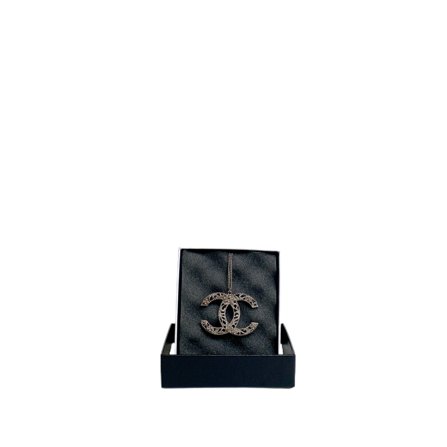 CHANEL NECKLACE