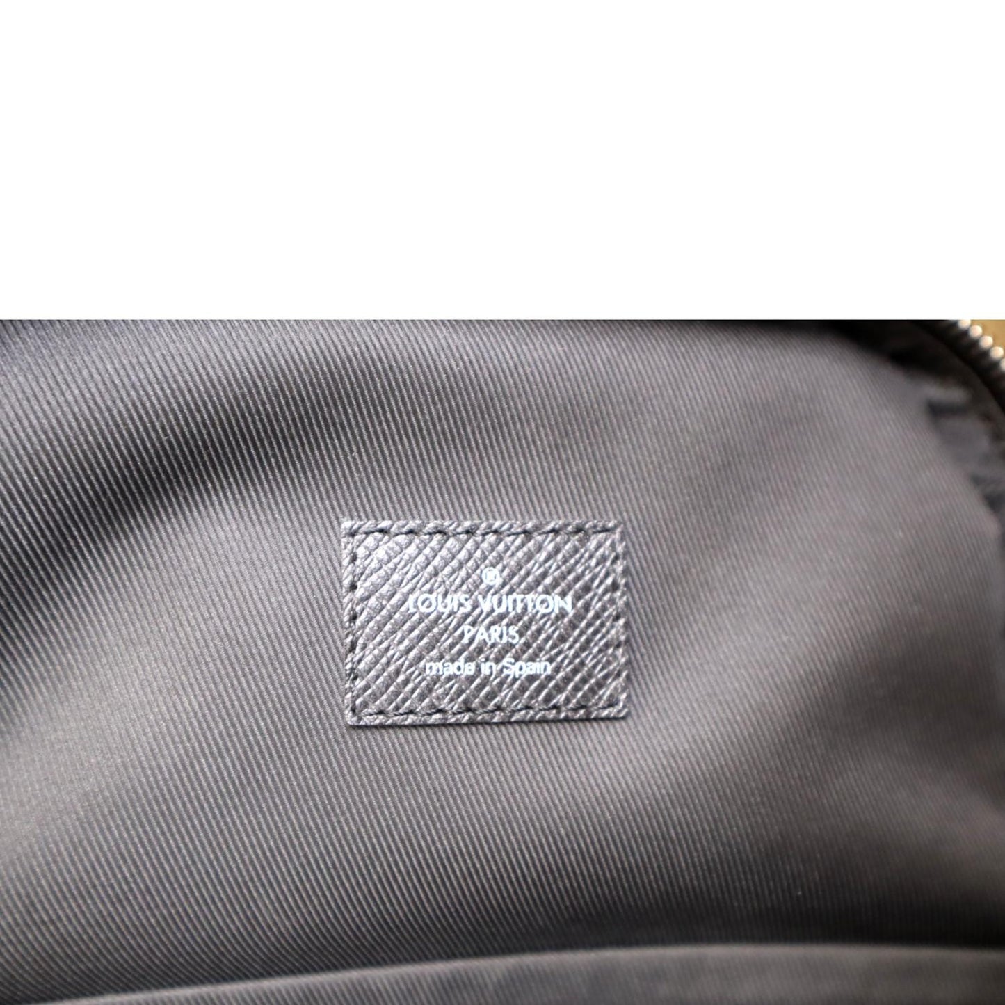 LOUIS VUITTON Avenue Sling Taiga Leather Backpack Bag Black