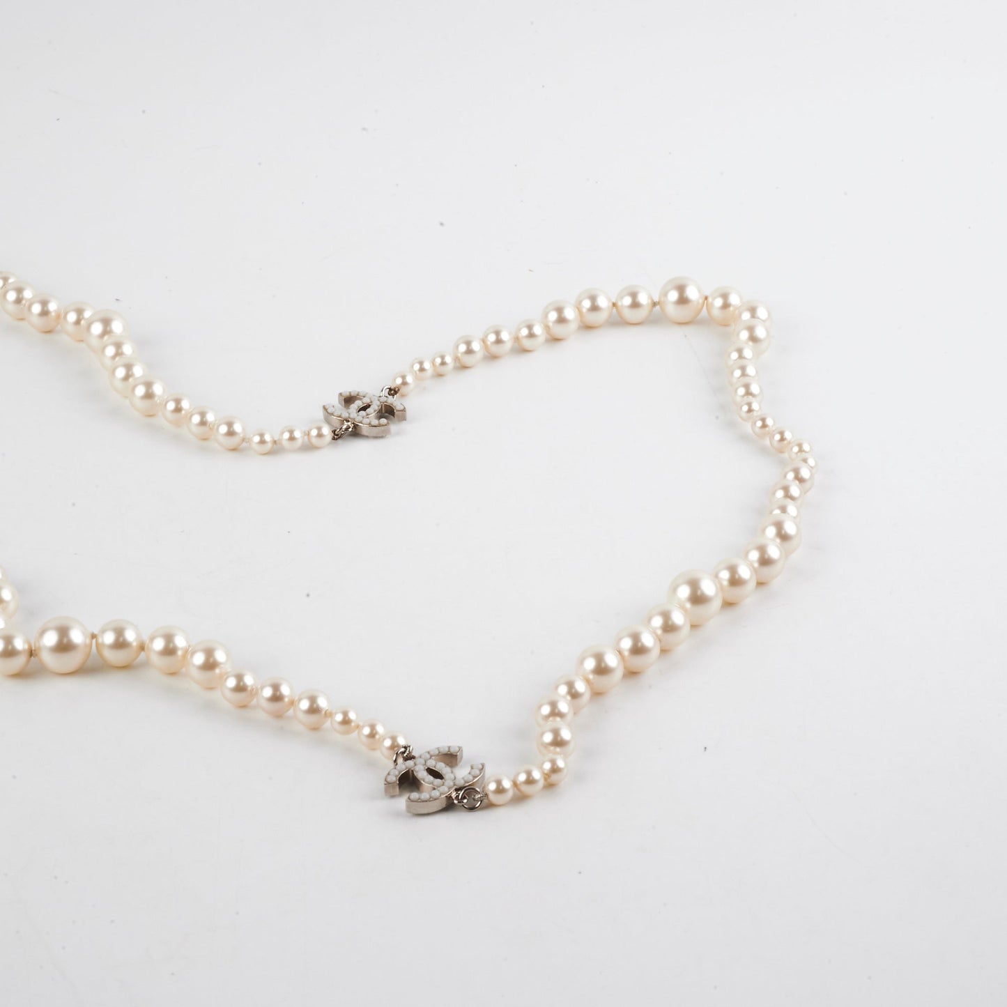 Chanel CC Logo Pearl Necklace