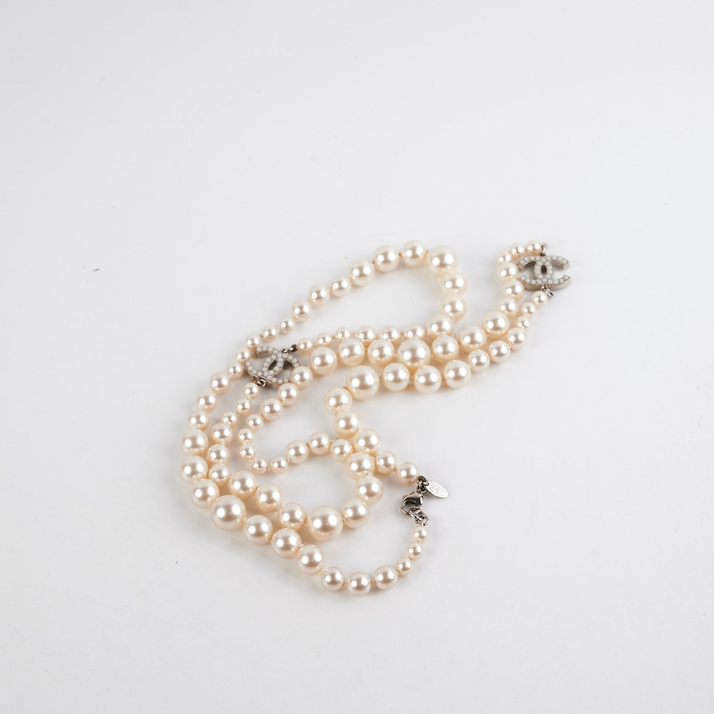 Chanel CC Logo Pearl Necklace