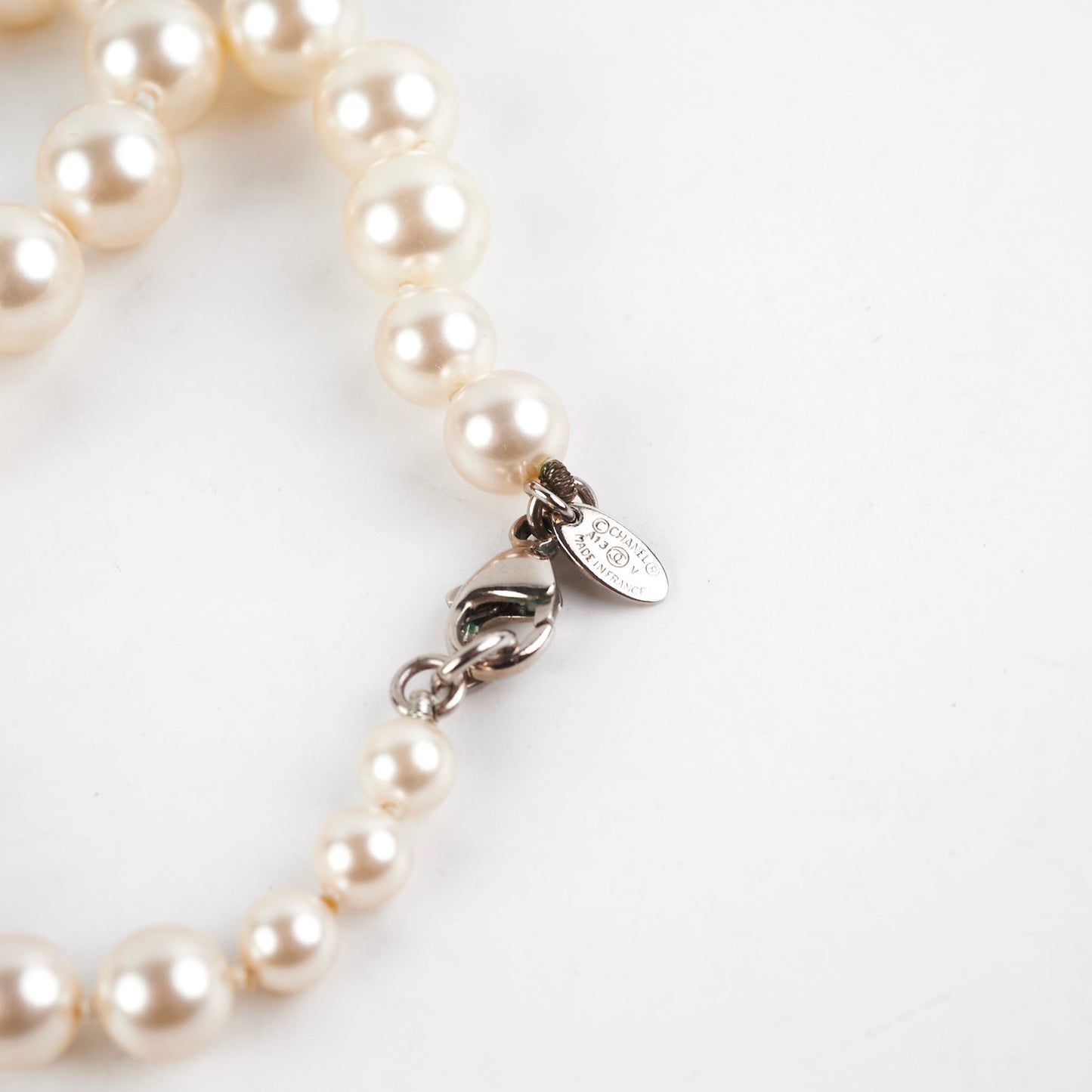 Chanel CC Logo Pearl Necklace