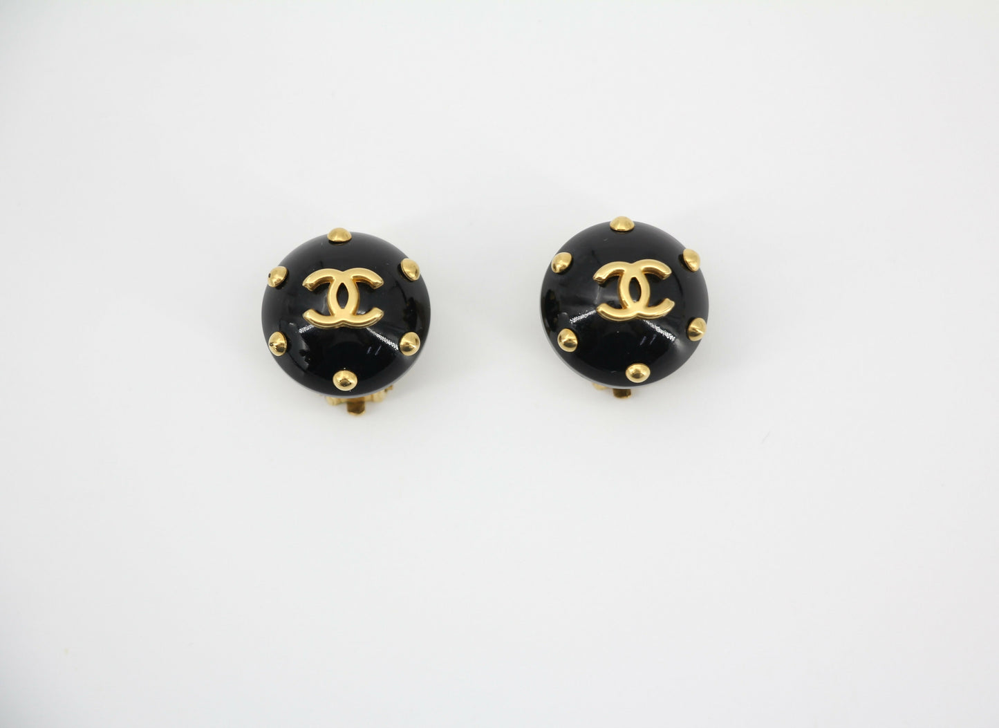 Chanel Vintage 96C Resin Dot Black Bean Clip-on Earrings