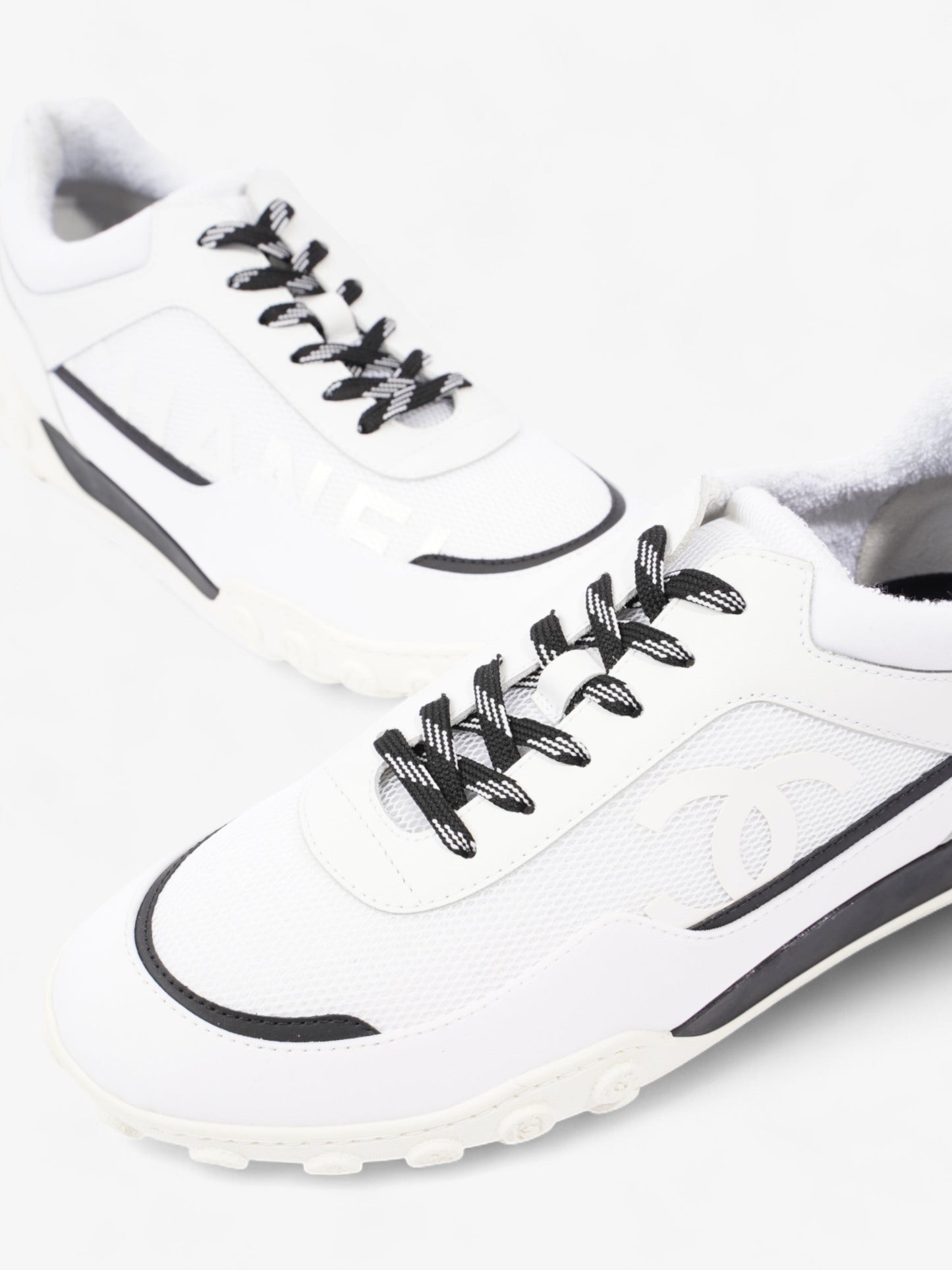 Chanel CC Sneakers White / Black Mesh EU 42 UK 8