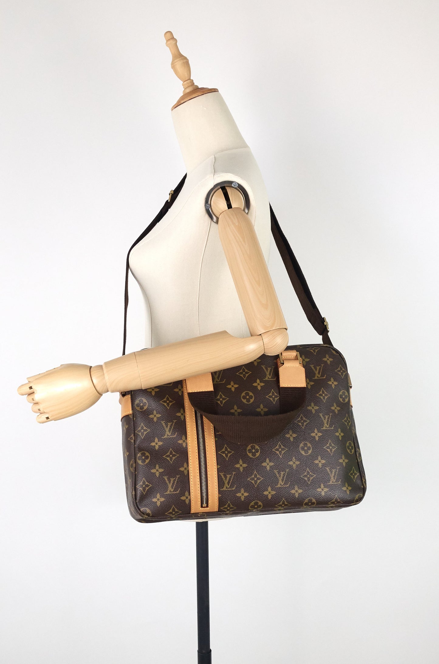 Louis Vuitto Sac Bosphore Monogram Canvas Messenger Bag