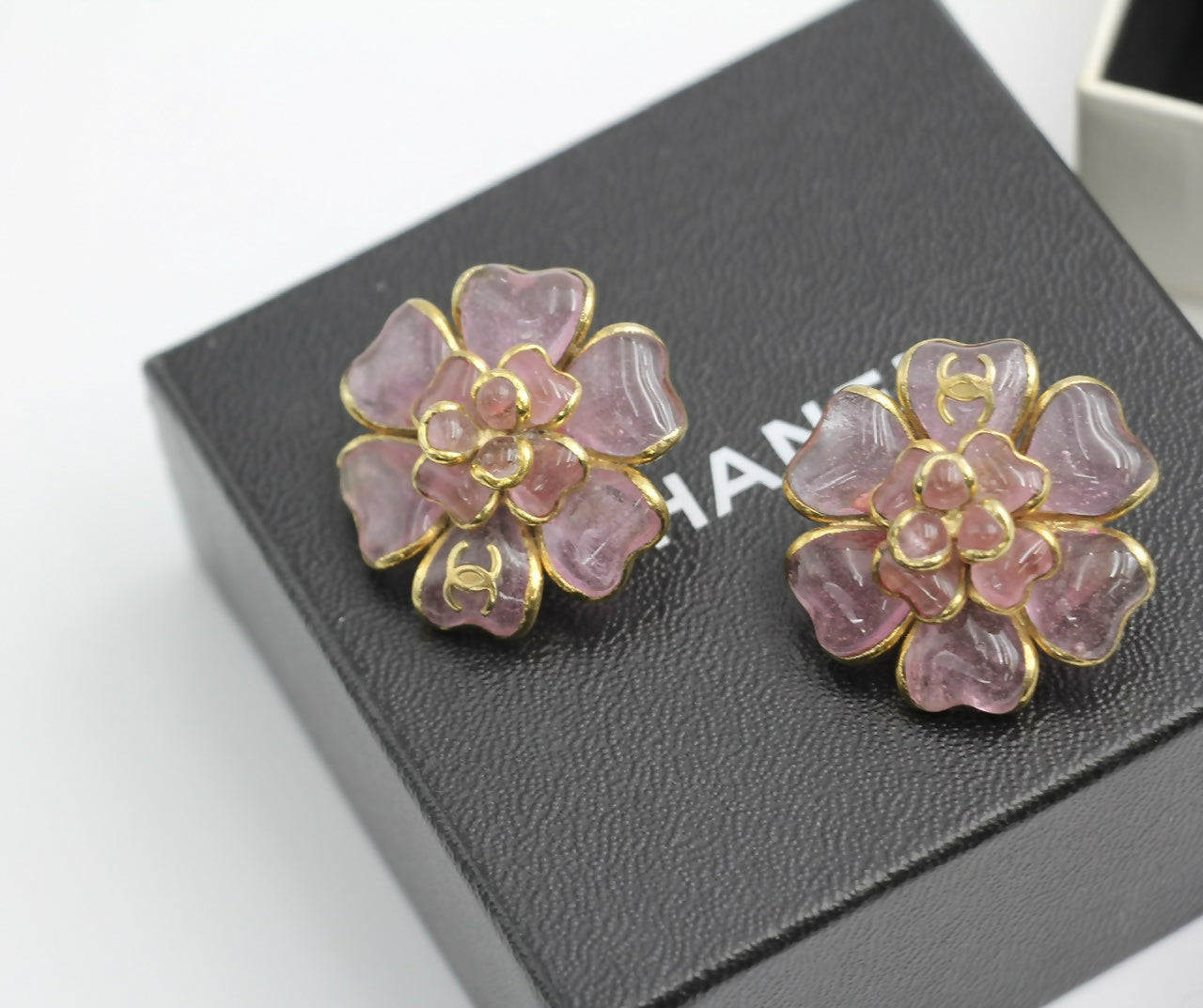 Chanel Vintage 02A Gripoix Pink Camellia Clip-on Earring