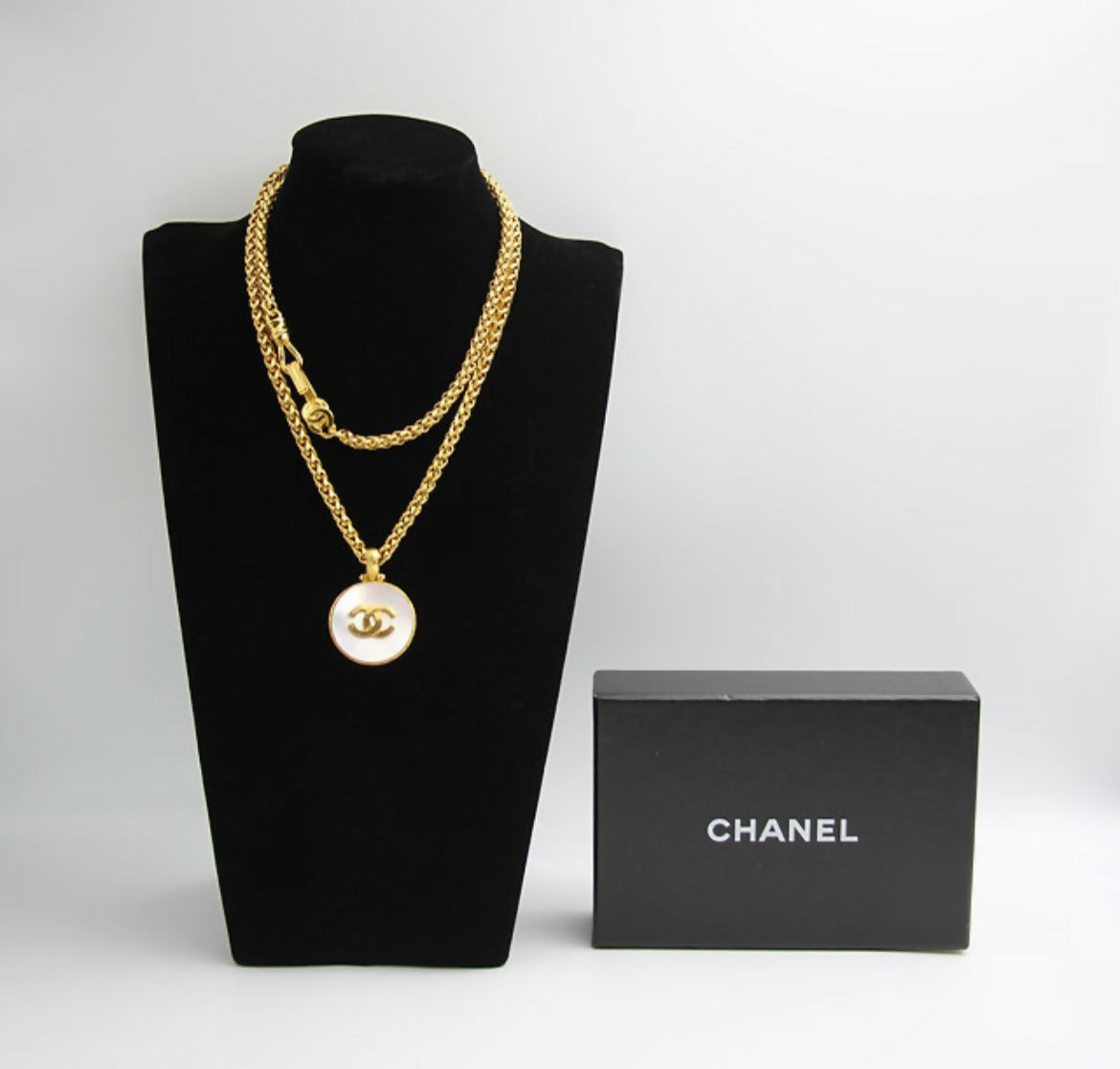Chanel Vintage 95A Mother-of-Pearl Gold-plated Short Stacking Strap Long Necklace