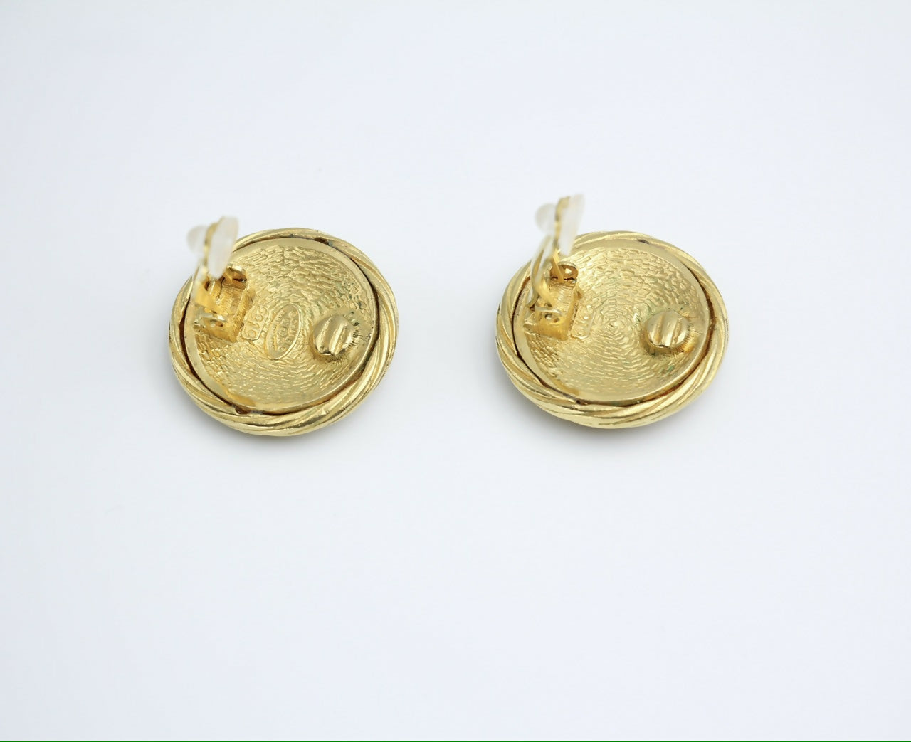 Chanel Vintage 93P Gold Plated Button Gold Clip-on Earrings