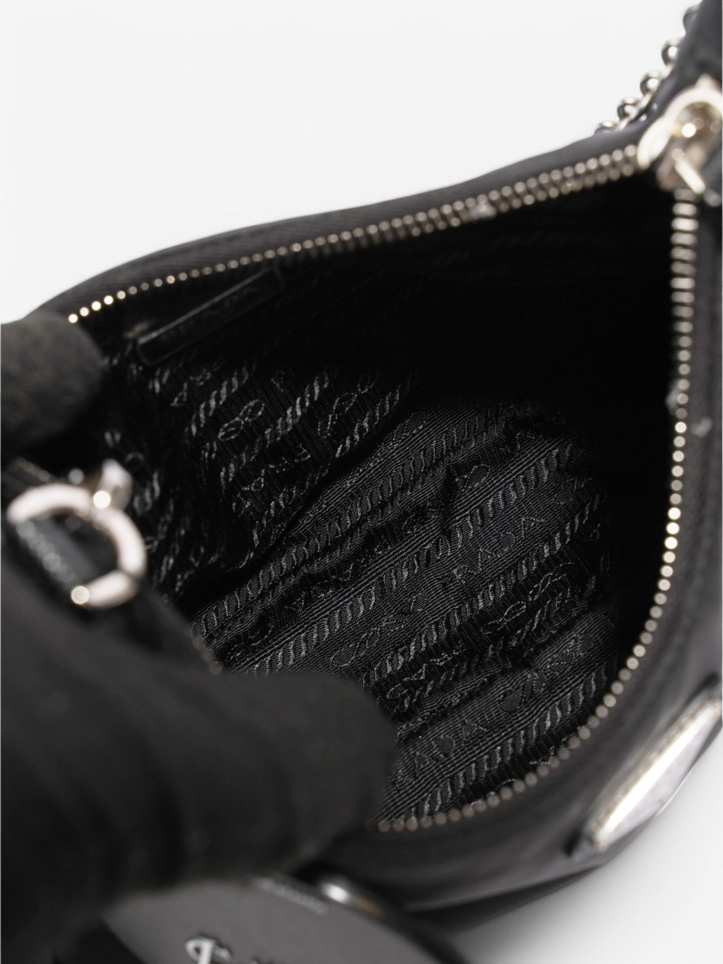 Prada Re-Edition 2005 Black Re Nylon
