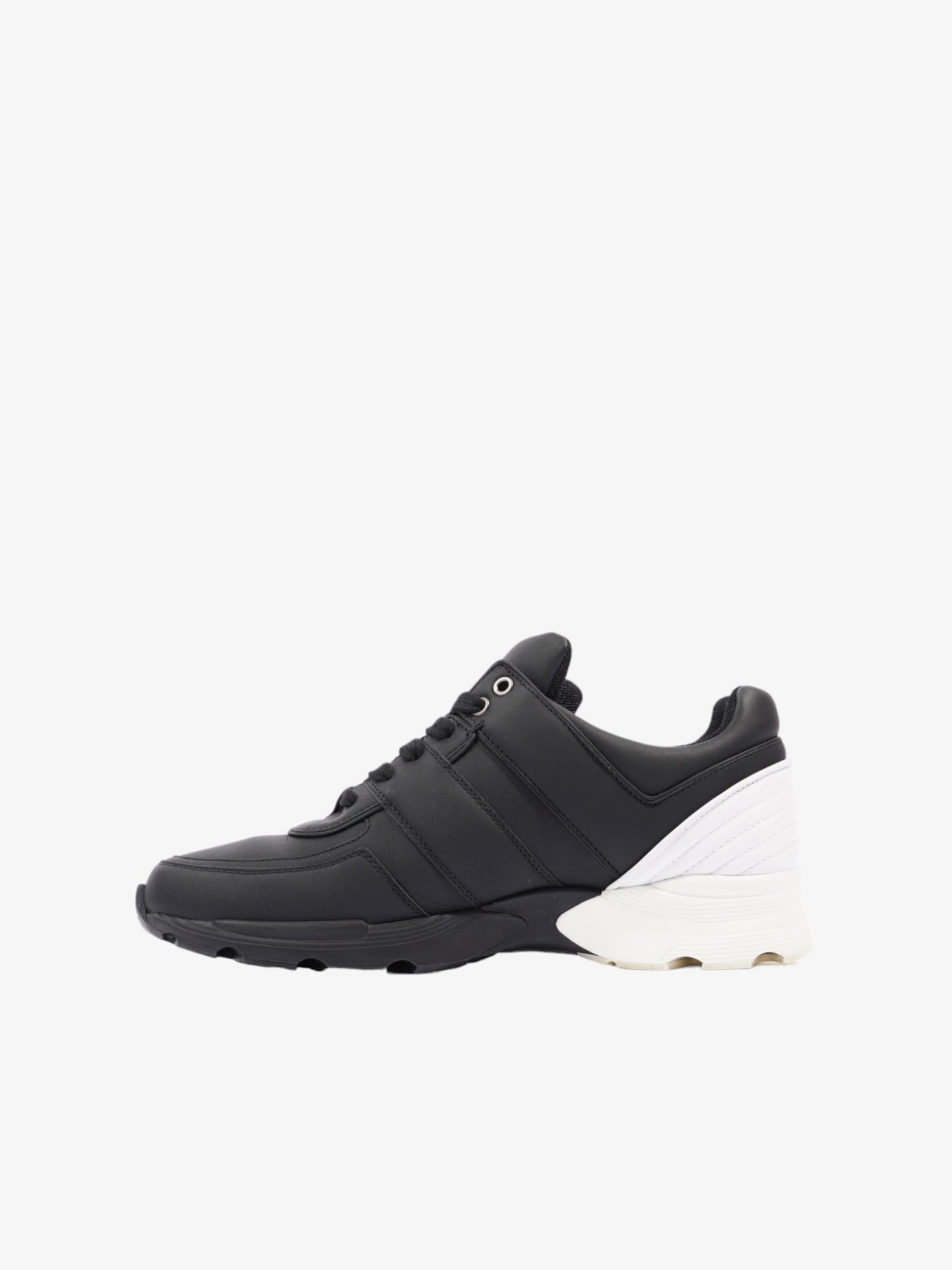 Chanel CC Logo Sneakers Black / White Leather EU 40.5 UK 7.5