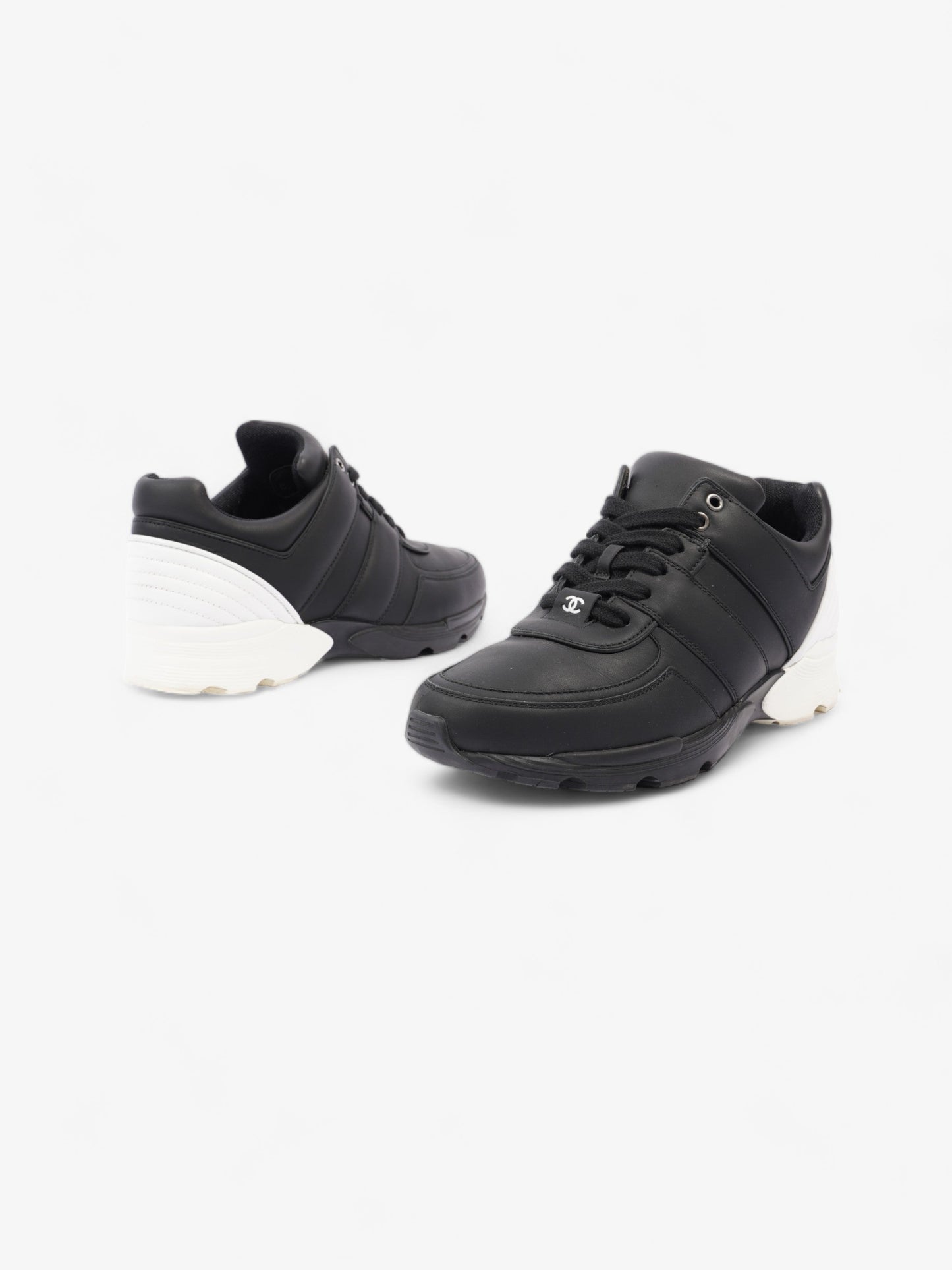Chanel CC Logo Sneakers Black / White Leather EU 40.5 UK 7.5