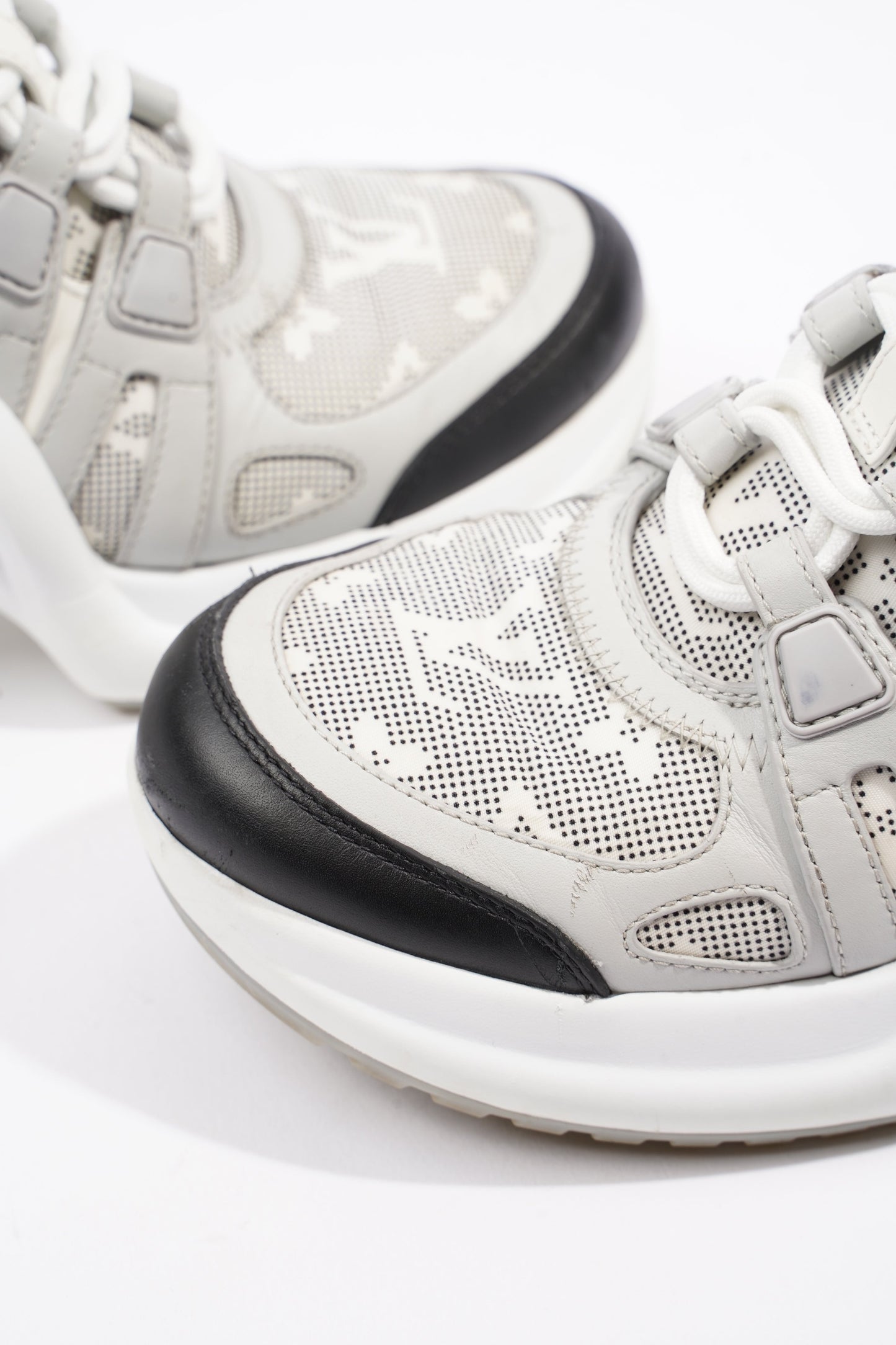 Louis Vuitton Archlight Sneakers Grey Monogram / White / Black Canvas EU 38 UK 5