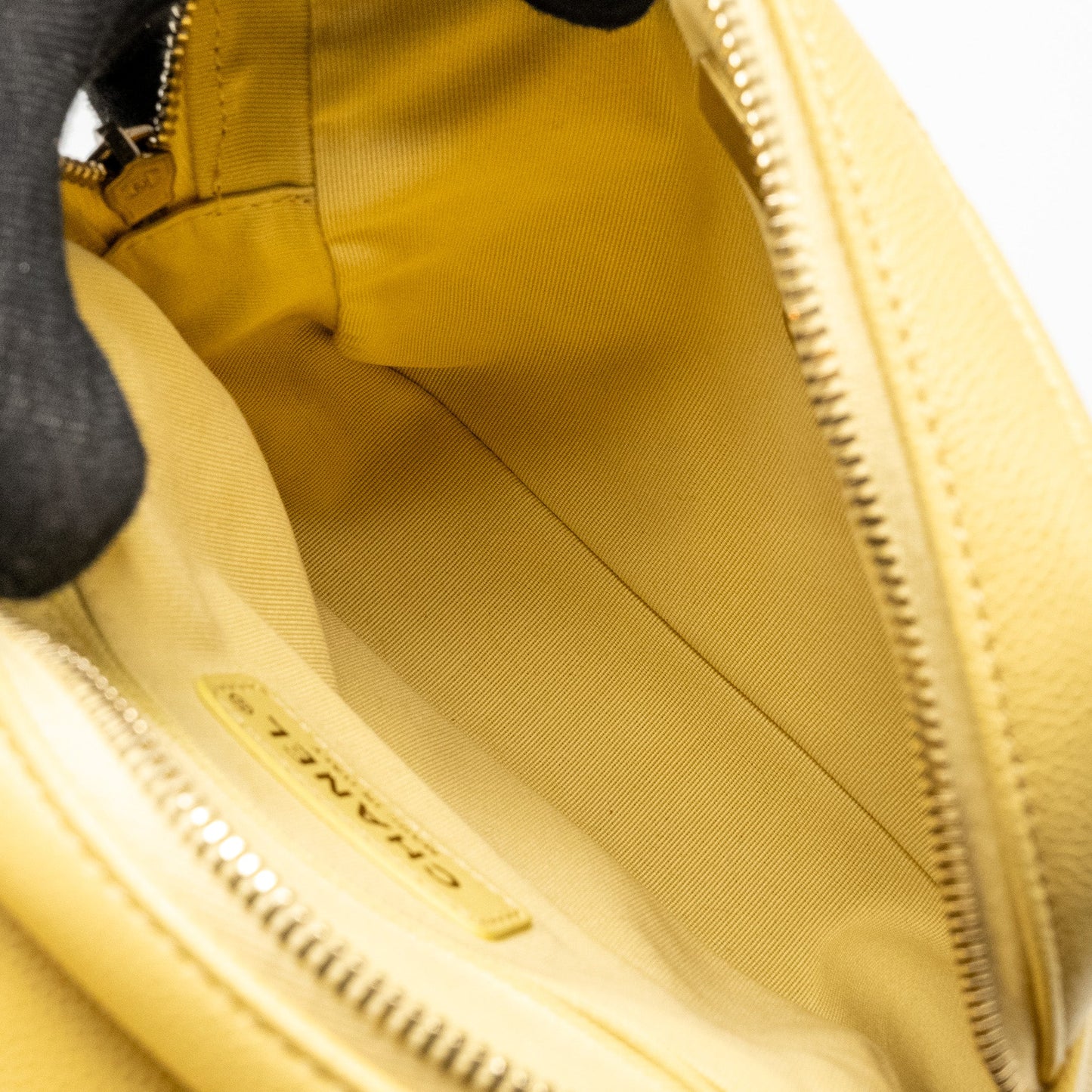 Chanel 22P quilted flap backpack caviar light yellow (Microchip)