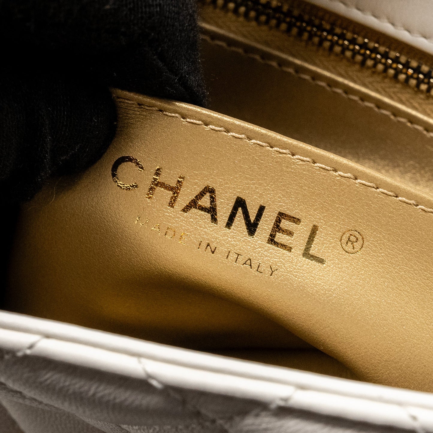 Chanel Pearl Crush Mini Square Lambskin White (microchip)