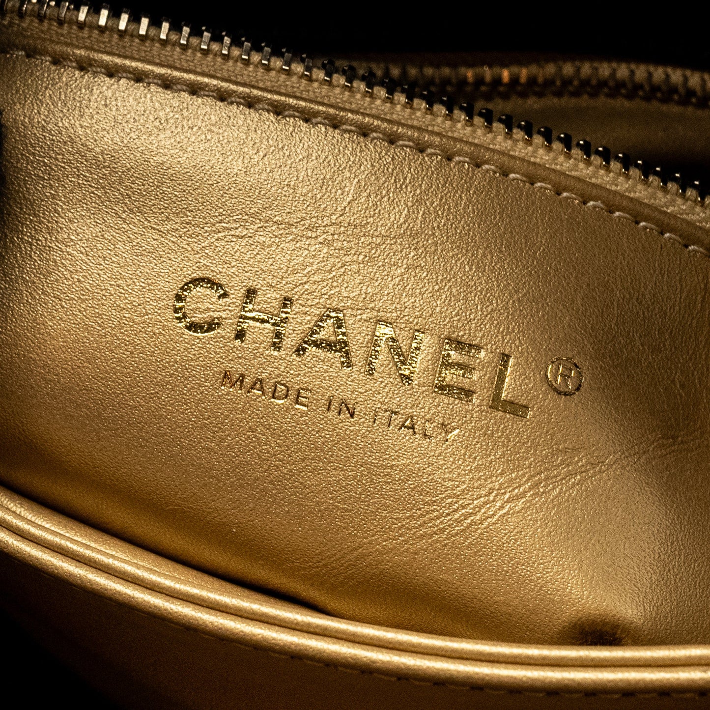 Chanel 22A Button on chain Flap Bag Lambskin Black (Microchip)