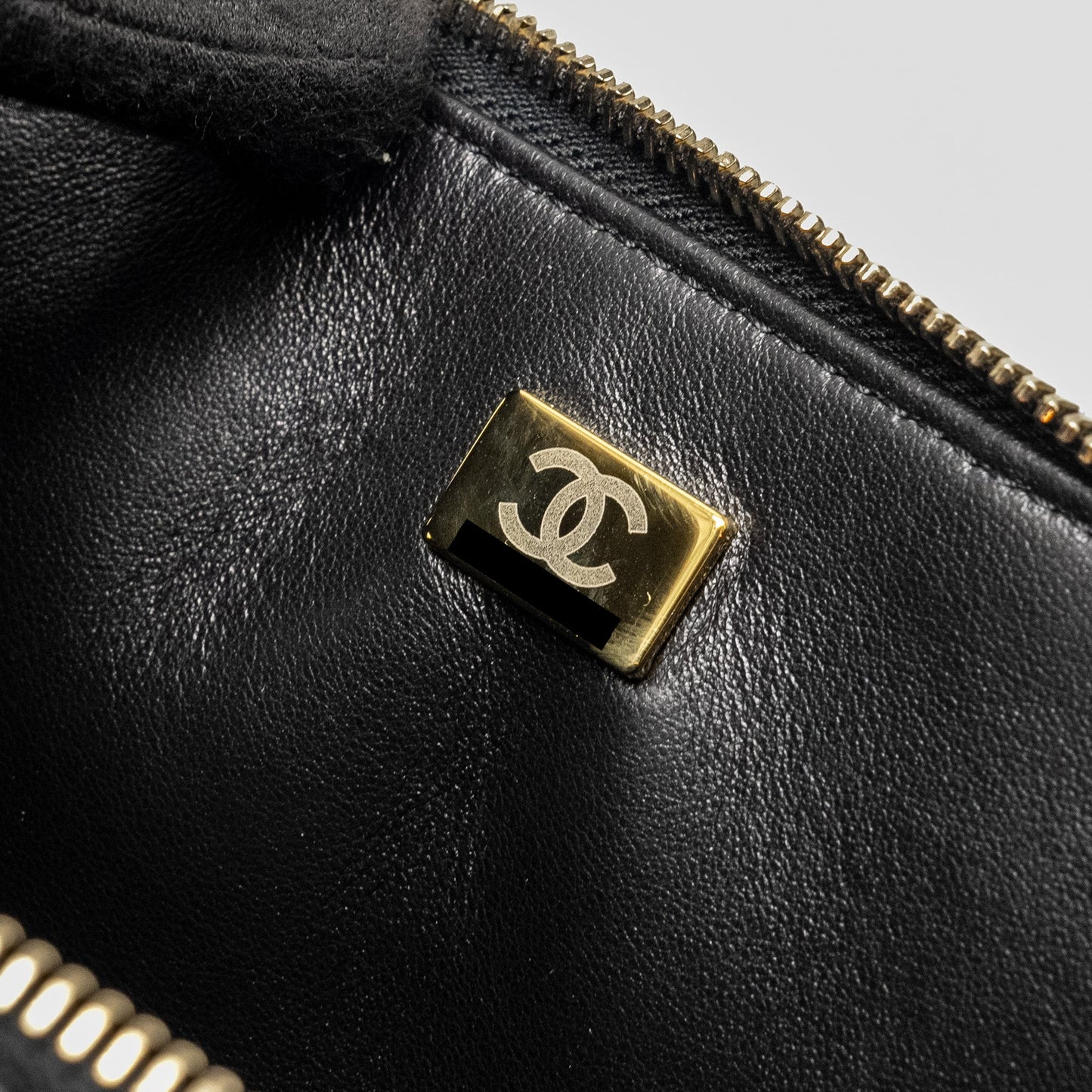 CHANEL 22s Letter Top Handle Small Vanity Case Caviar Black Brushed (Microchip)