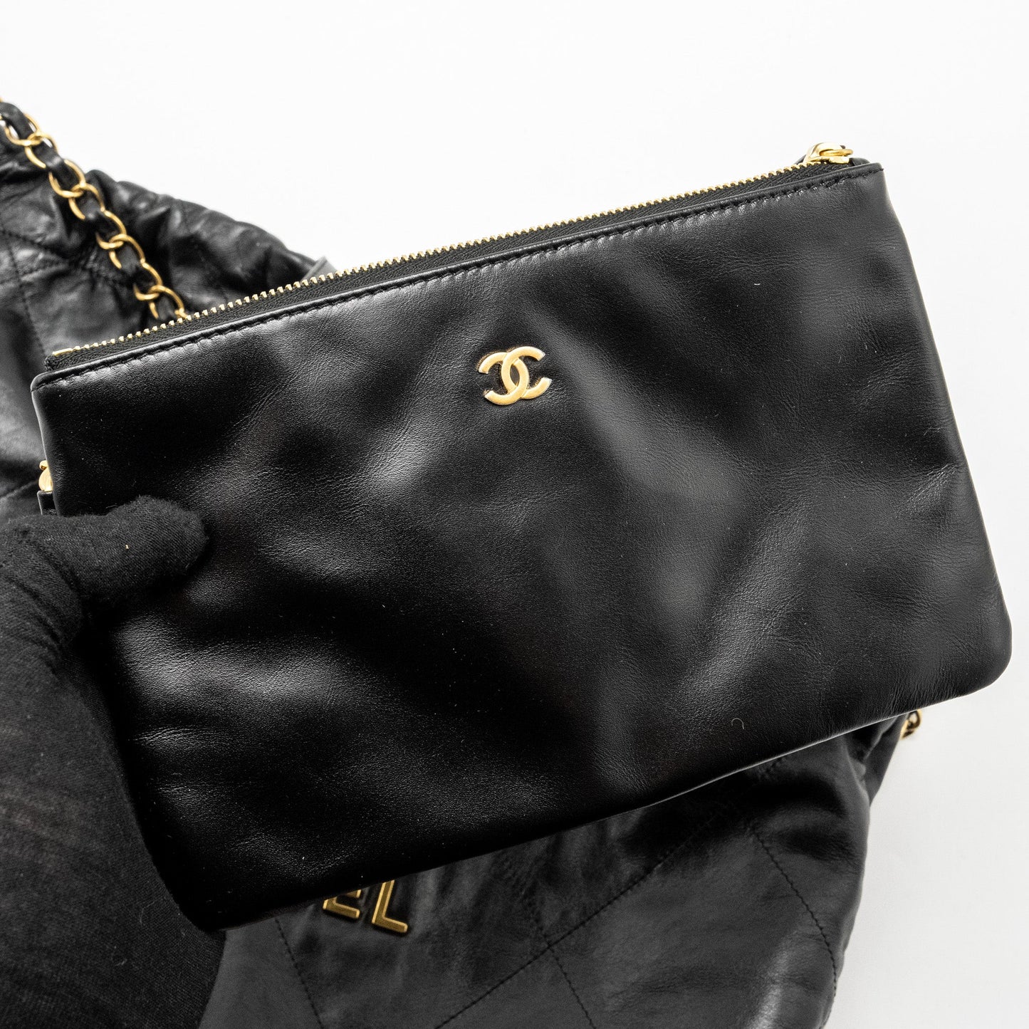Chanel Medium 22 Bag Shiny Calfskin BLACK (Microchip)