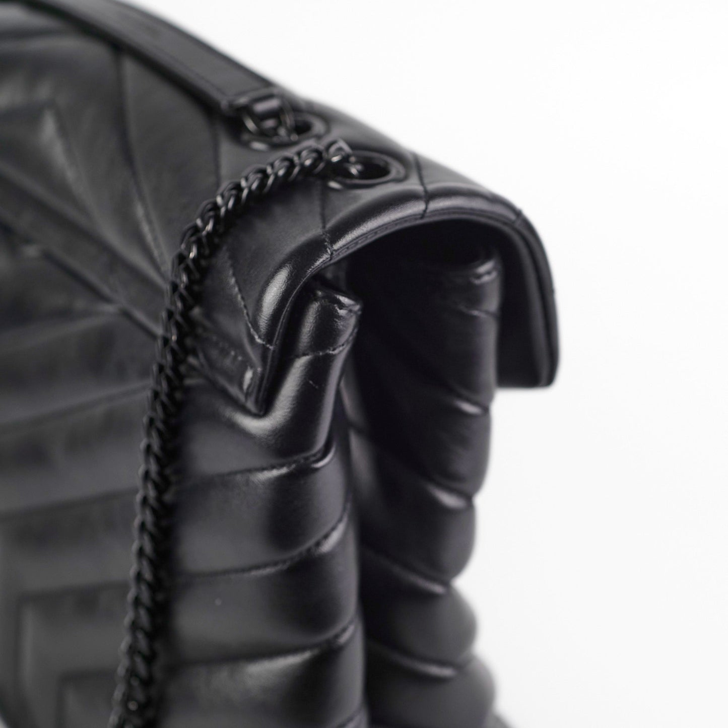 Saint Laurent Loulou Medium So Black