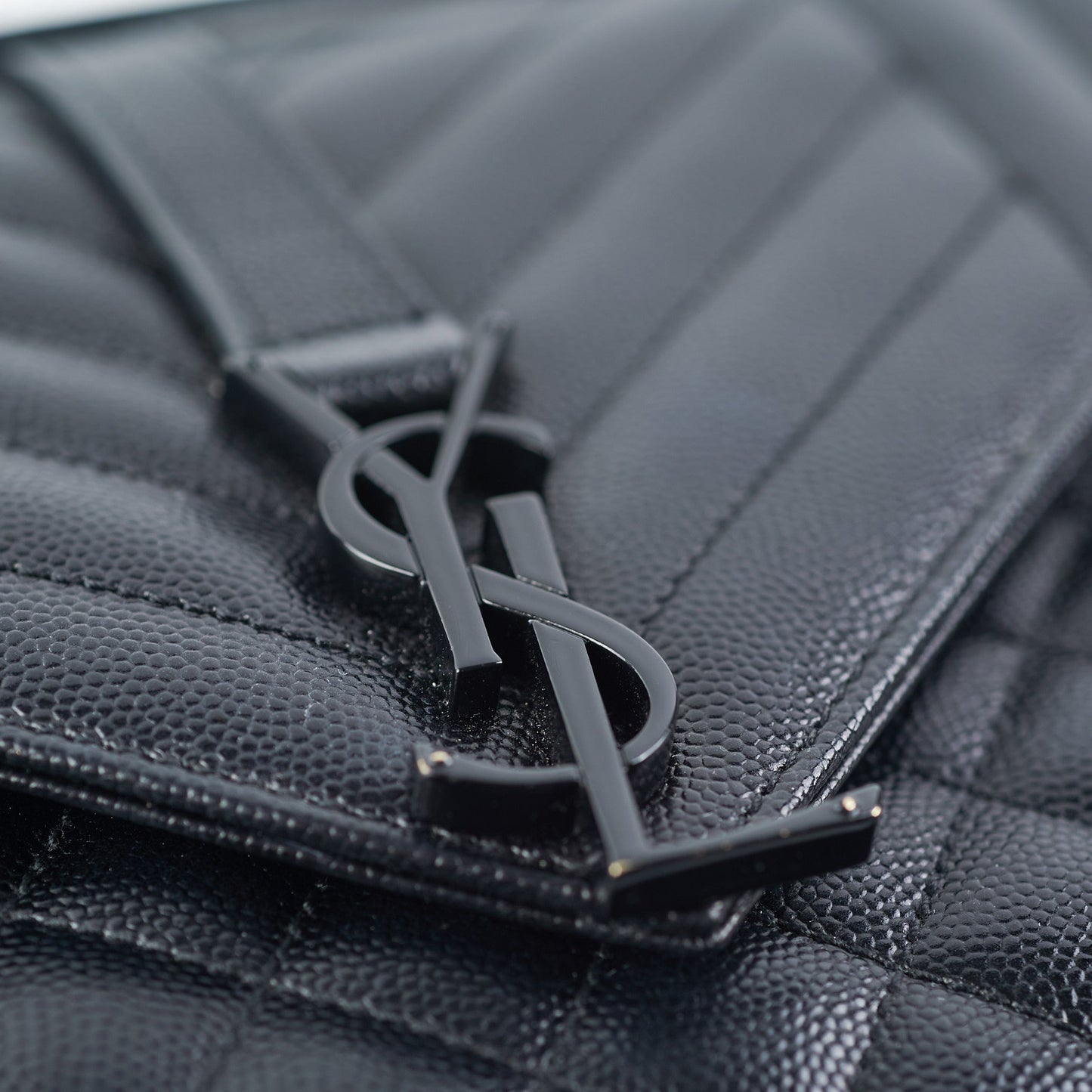 ITEM 22 - Saint Laurent Envelope Medium So Black