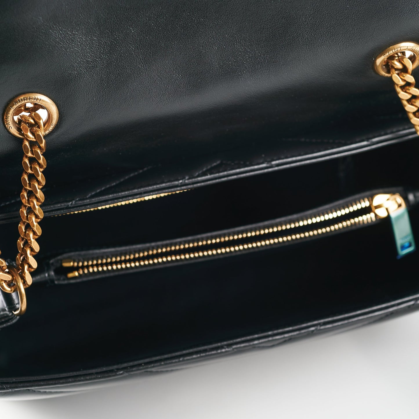 Saint Laurent Loulou Medium Black