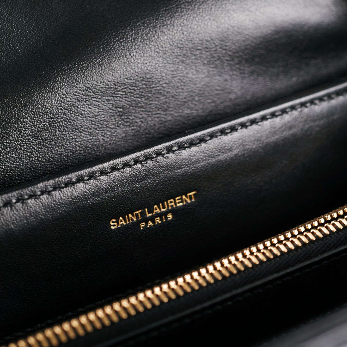 Saint Laurent Loulou Medium Black
