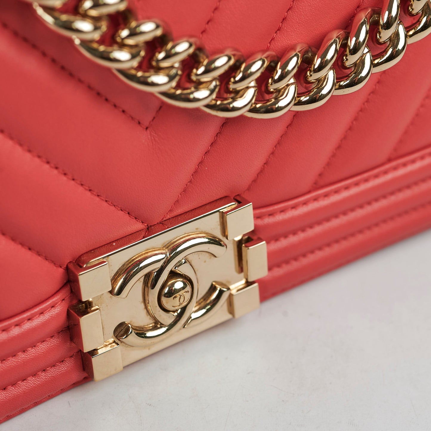 Chanel Old Medium Boy Chevron Lambskin Coral - Series 27