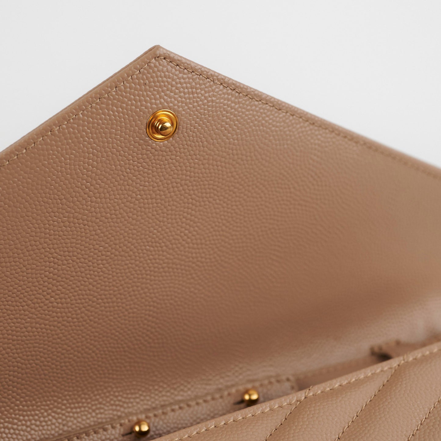 Saint Laurent Envelope Medium Beige