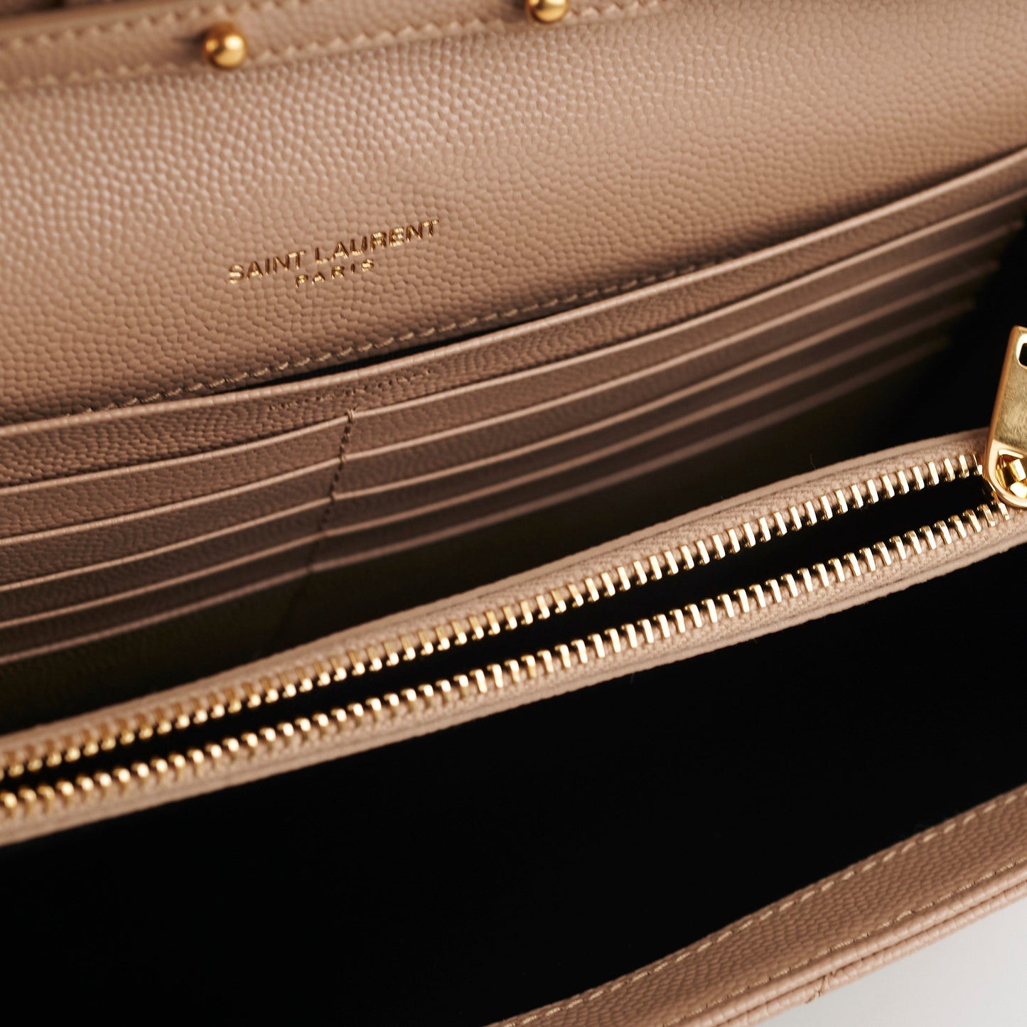 Saint Laurent Envelope Medium Beige