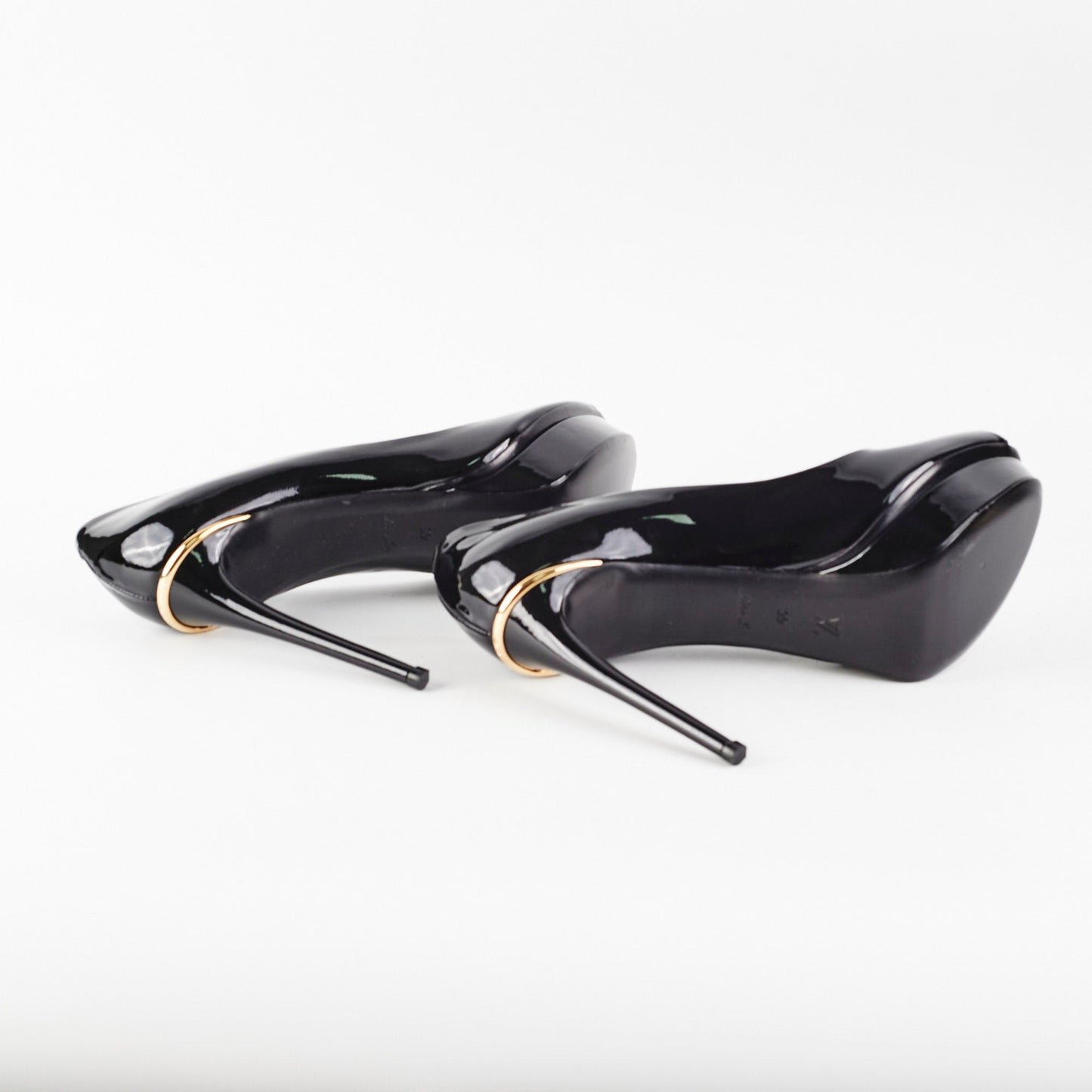 Louis Vuitton Patent Heels Black Size 39
