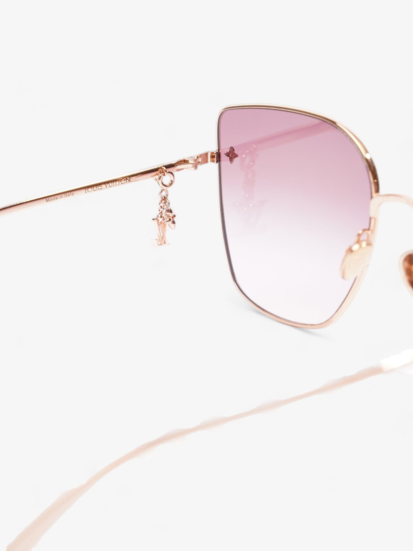 Louis Vuitton LV Charm Cat Eye Sunglasses Pink Gold Acetate 140mm