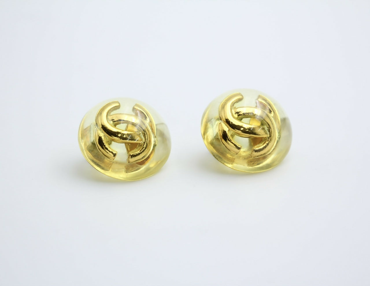 Chanel Vintage 1988 Gold-plated & Resin Round Clip-on earrings