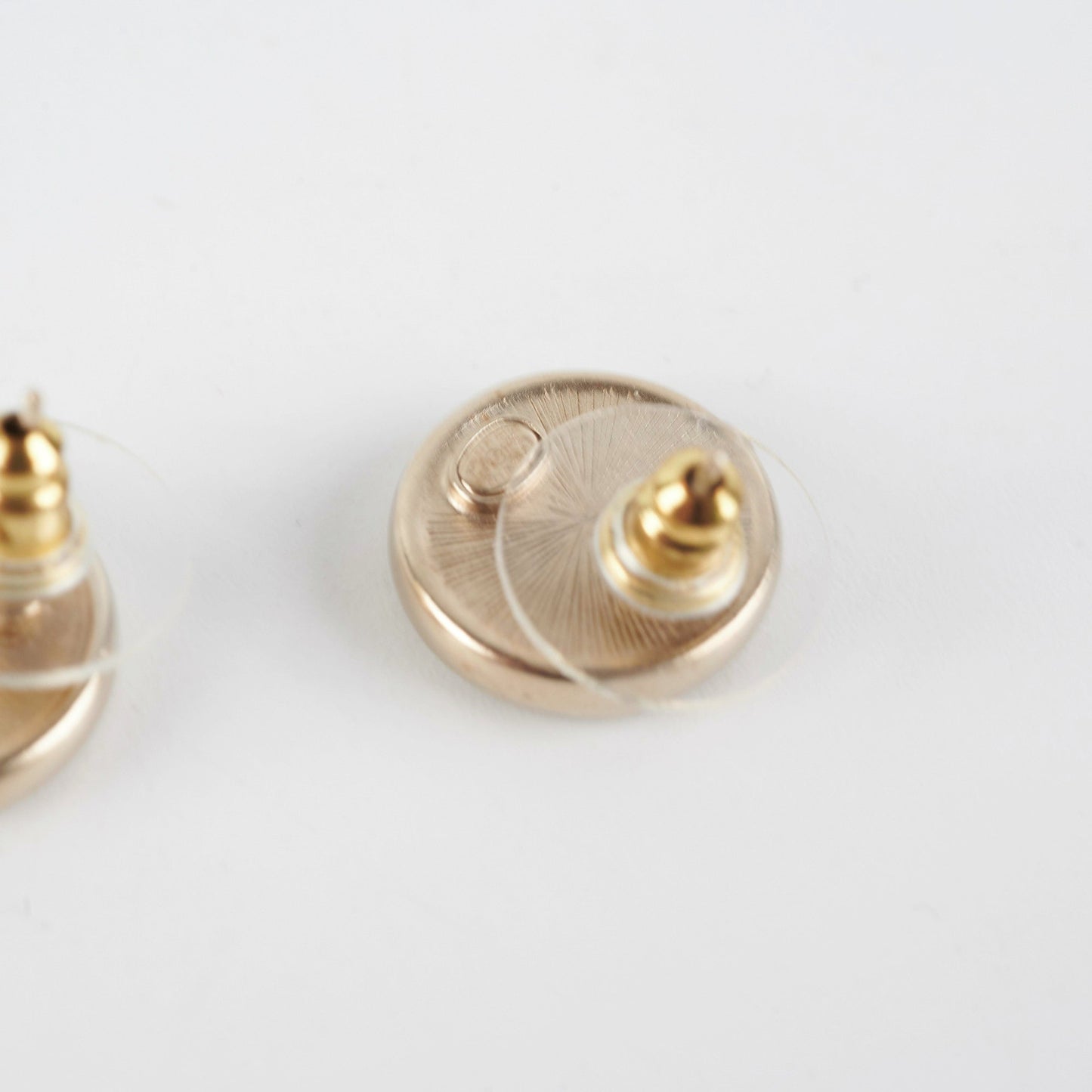 Chanel Earrings Round N5 Diamond Gold