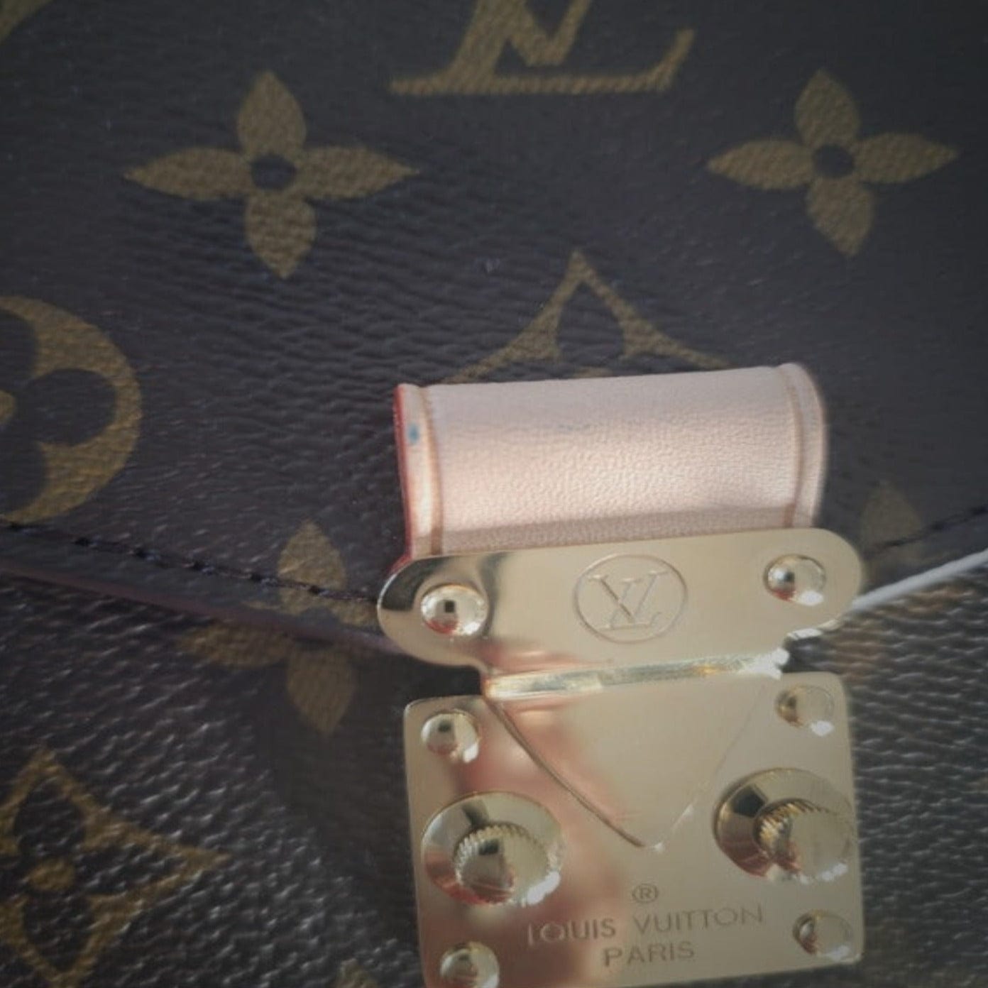 LOUIS VUITTON Metis Pochette Monogram Canvas Crossbody Bag Brown