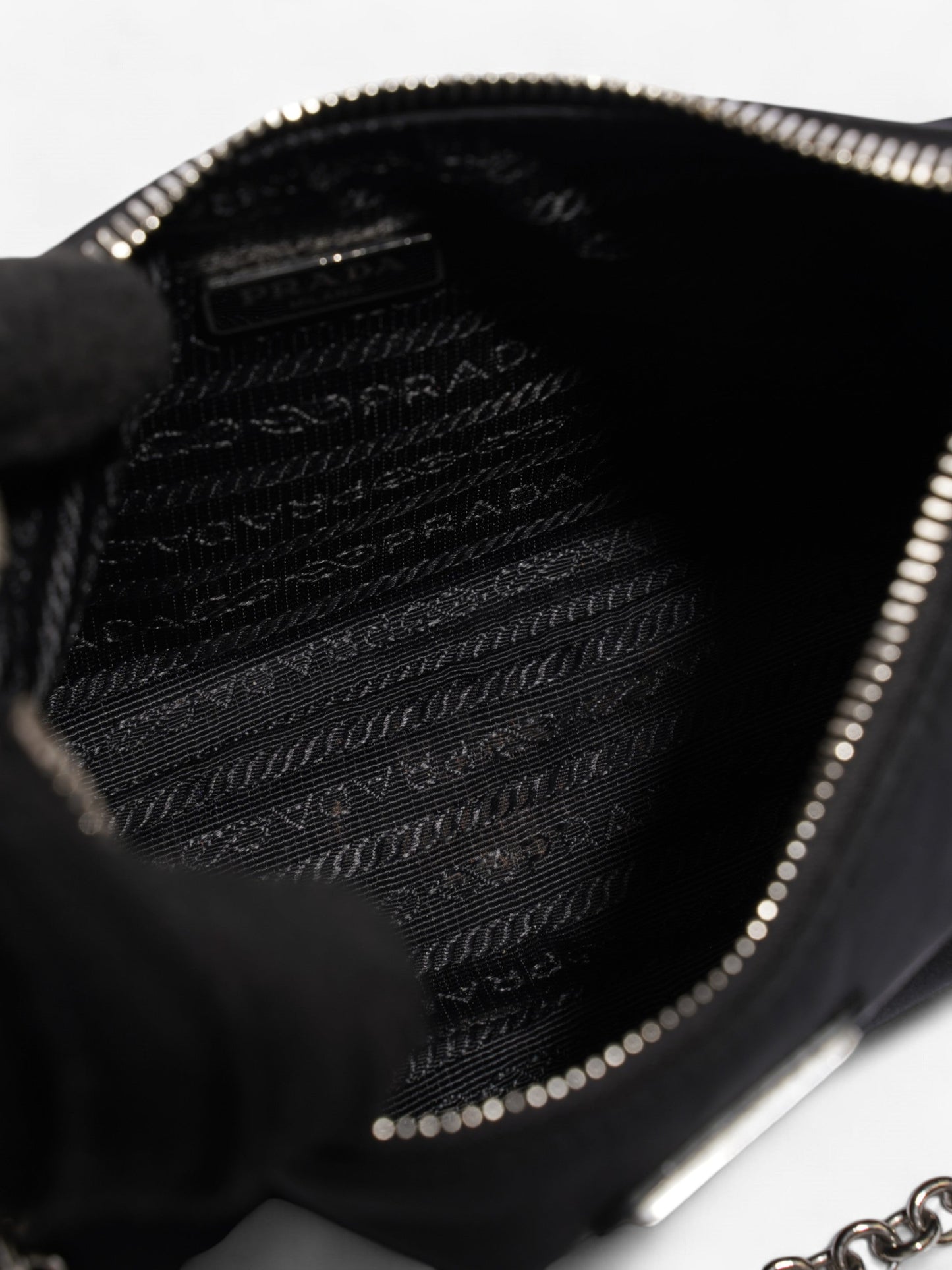 Prada Re-Edition 2005 Black Nylon
