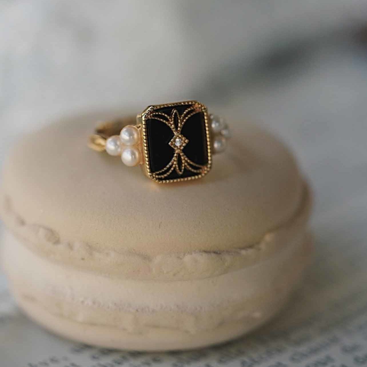 Black Onyx & Pearl Ring