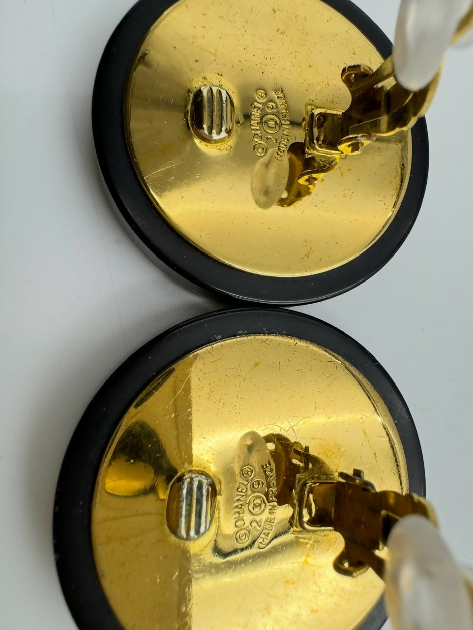 Chanel Vintage 1992 Gold-plated Black Gold Brushed Clip-on Earrings