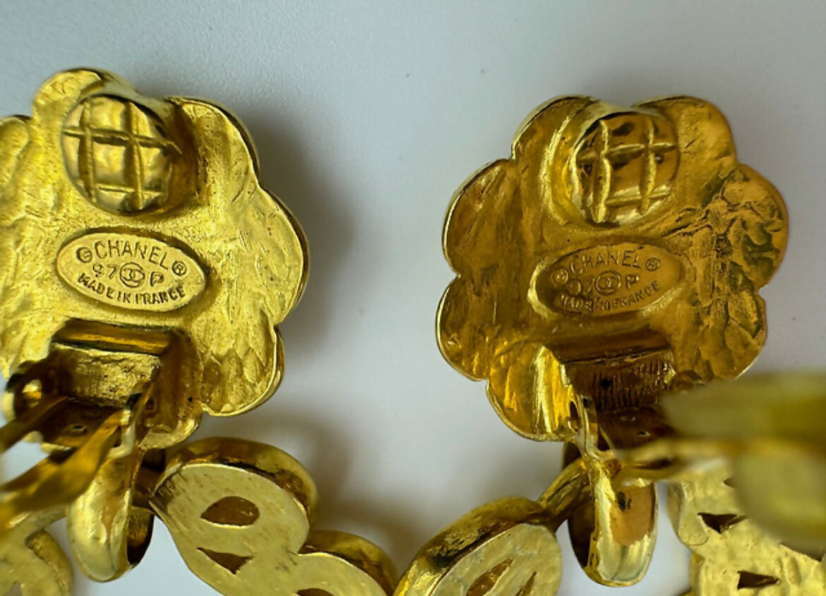 Chanel Vintage 97P Gold-plated Large Wreath Dangle Clip-on Earrings