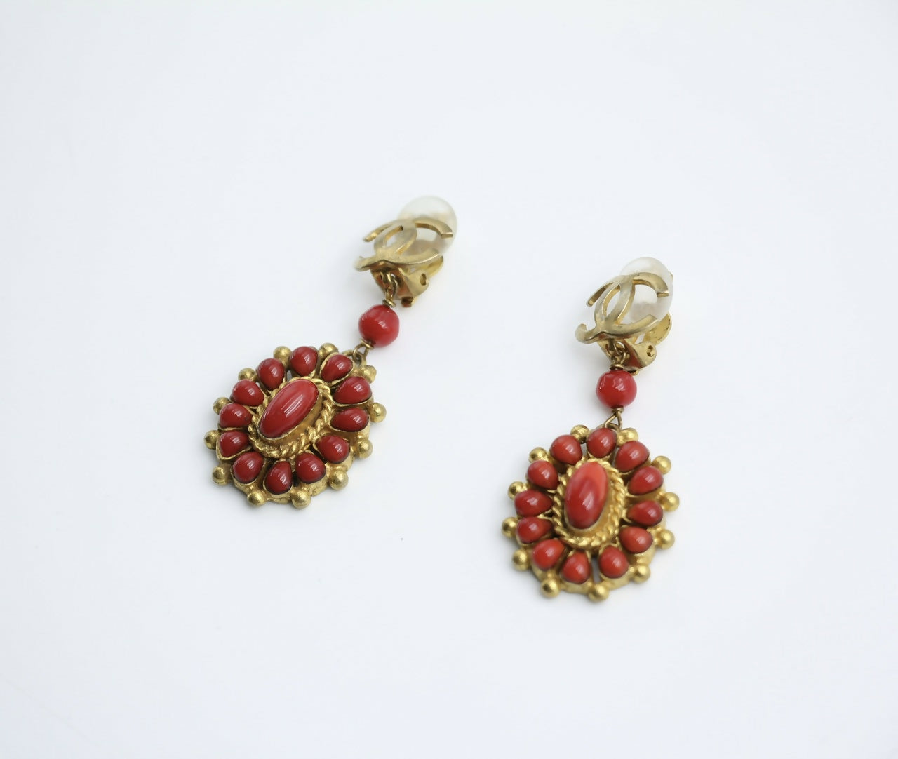 Chanel Vintage 93A Gripoix Gold-plated Red Dangle Clip-on Earrings