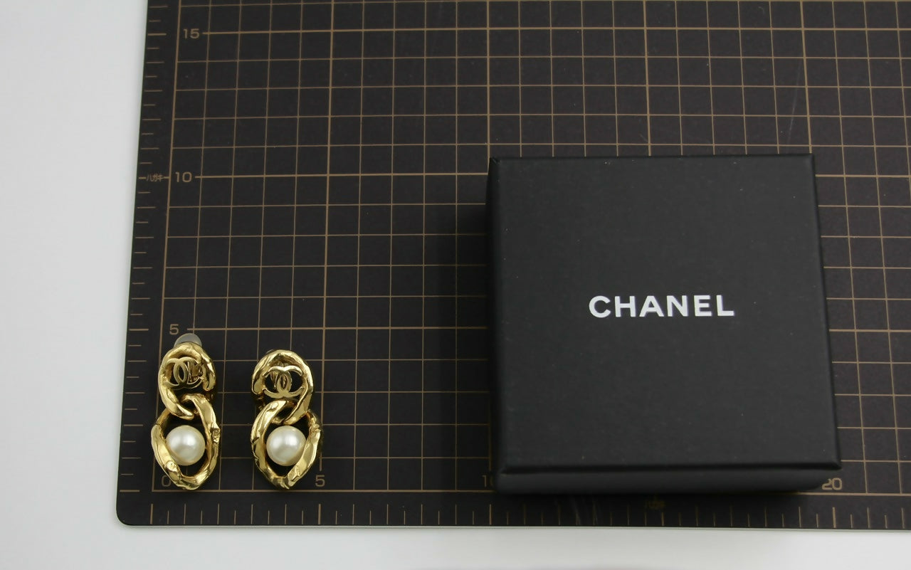 Chanel L20C Imitation Pearl Figure Eight Two-Buckle Lock Earrings