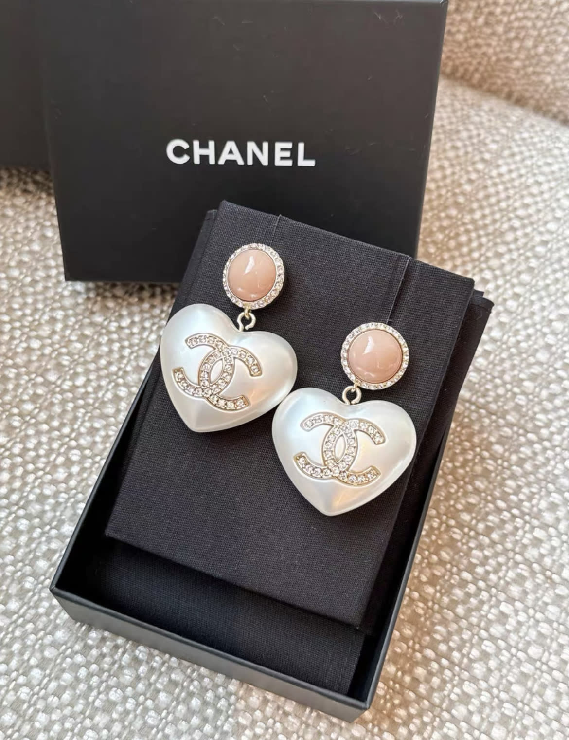 Chanel 21B double C bright diamond love earrings large size