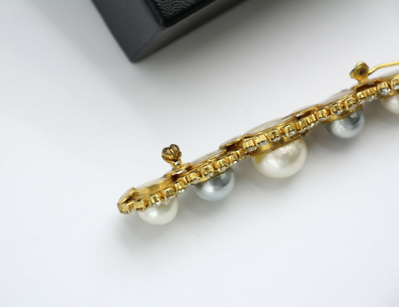 Chanel Vintage 1971-80 Rhinestone & Imitation Pearl Gray Hairpin