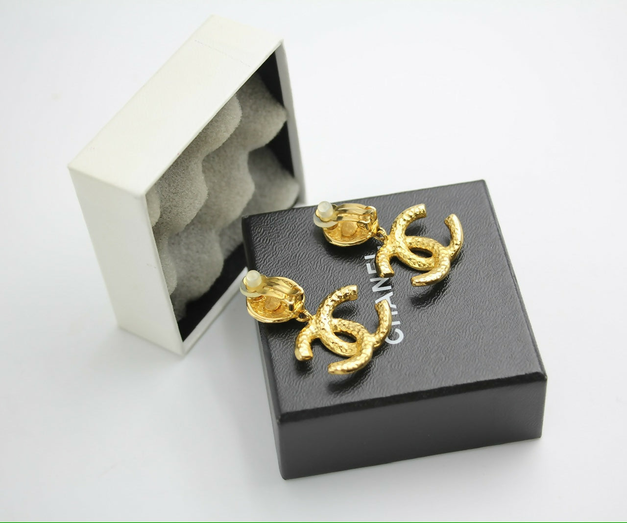 Chanel Vintage 95A Gold-plated Carved Dangle Clip-on Earrings